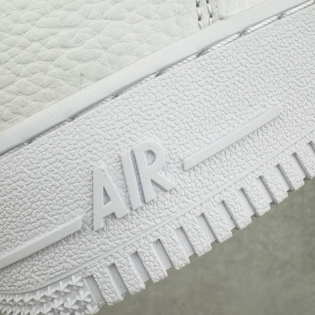 图片[16]-＃绿X/GX NK Air Force 1 Low \’07 空军一号低帮经典板鞋 CT2302-100 全鞋电脑针车 工整有序 原厂港宝加持完美还原灵魂版型 原盒原配从里到外百分百还原 原厂全头层原厂皮料 原标原盒 内置Sole气垫 中底白色背胶 中底划线 已经无限的接近公司 原厂楦头 原厂刺绣 后跟弧度修正 正确中底四线防伪 尺码：40 40.5 41 42 42.5 43 44 44.5 45 46-选品中心