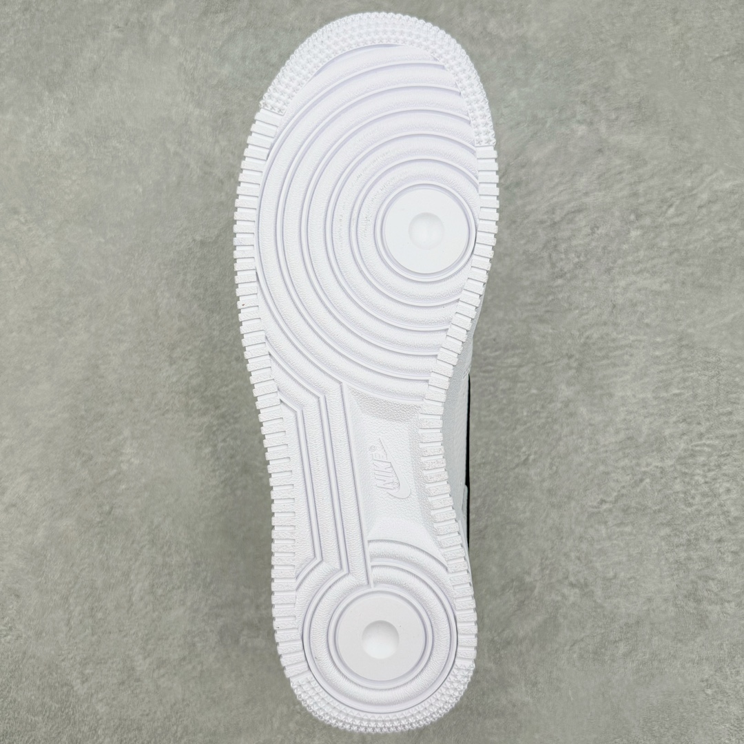 图片[9]-＃绿X/GX NK Air Force 1 Low \’07 空军一号低帮经典板鞋 CT2302-100 全鞋电脑针车 工整有序 原厂港宝加持完美还原灵魂版型 原盒原配从里到外百分百还原 原厂全头层原厂皮料 原标原盒 内置Sole气垫 中底白色背胶 中底划线 已经无限的接近公司 原厂楦头 原厂刺绣 后跟弧度修正 正确中底四线防伪 尺码：40 40.5 41 42 42.5 43 44 44.5 45 46-选品中心