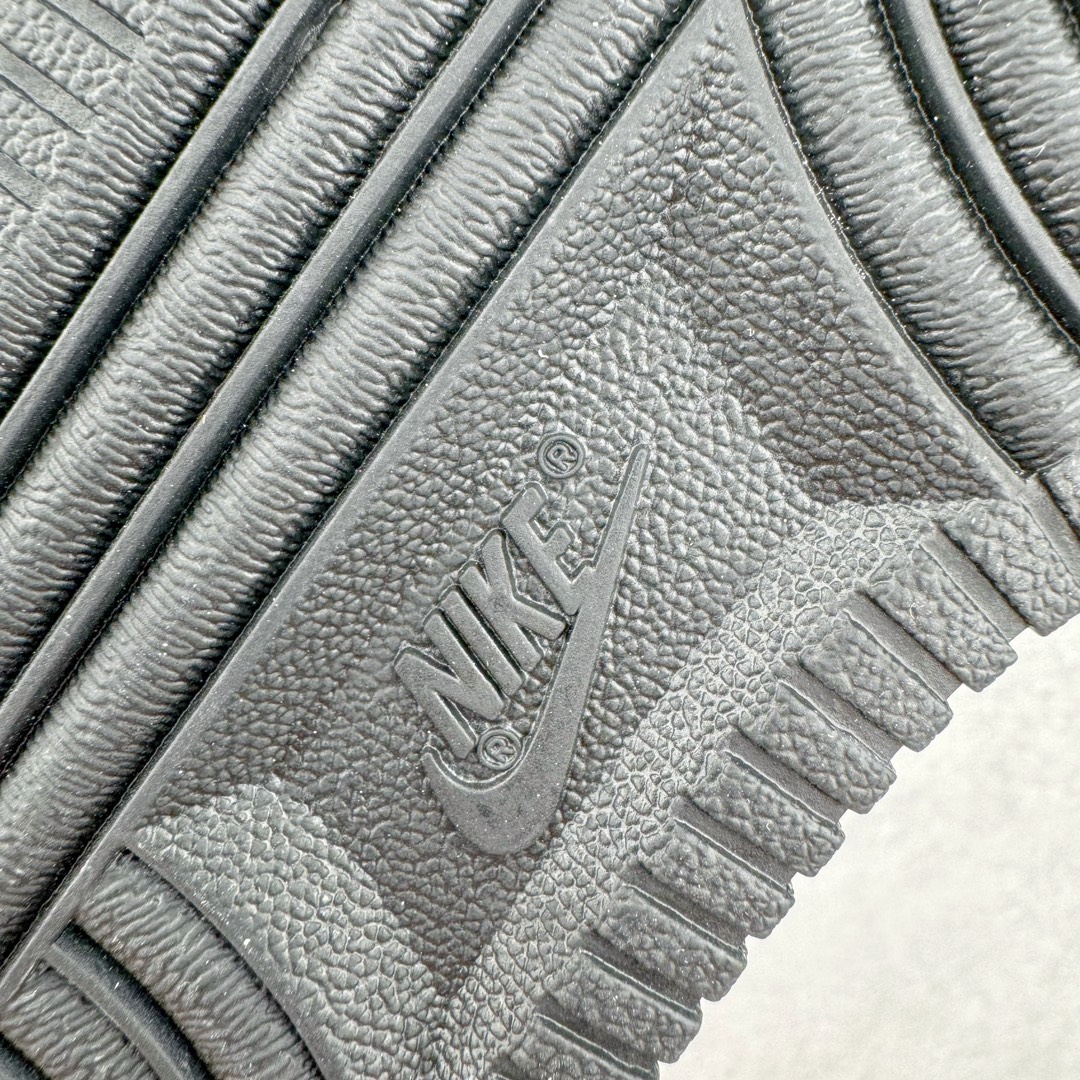 图片[17]-＃绿X/GX NK Air Force 1 Low \’07 空军一号低帮经典板鞋 DV0788-001 全鞋电脑针车 工整有序 原厂港宝加持完美还原灵魂版型 原盒原配从里到外百分百还原 原厂全头层原厂皮料 原标原盒 内置Sole气垫 中底白色背胶 中底划线 已经无限的接近公司 原厂楦头 原厂刺绣 后跟弧度修正 正确中底四线防伪 尺码：39 40 40.5 41 42 42.5 43 44 44.5 45 46-选品中心