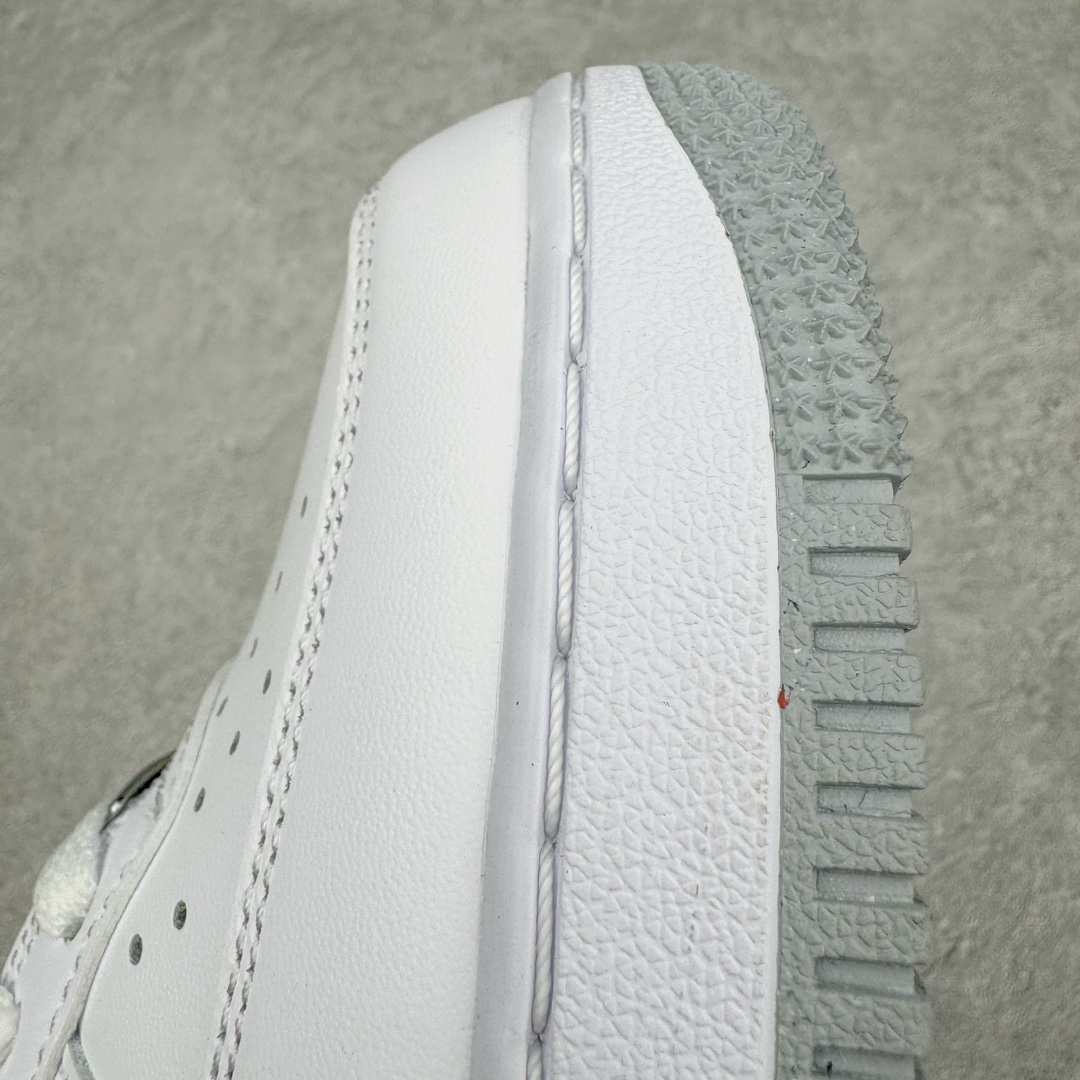 图片[17]-＃绿X/GX NK Air Force 1 Low \’07 空军一号低帮经典板鞋 FJ4146-100 全鞋电脑针车 工整有序 原厂港宝加持完美还原灵魂版型 原盒原配从里到外百分百还原 原厂全头层原厂皮料 原标原盒 内置Sole气垫 中底白色背胶 中底划线 已经无限的接近公司 原厂楦头 原厂刺绣 后跟弧度修正 正确中底四线防伪 尺码：40 40.5 41 42 42.5 43 44 44.5 45 46-选品中心