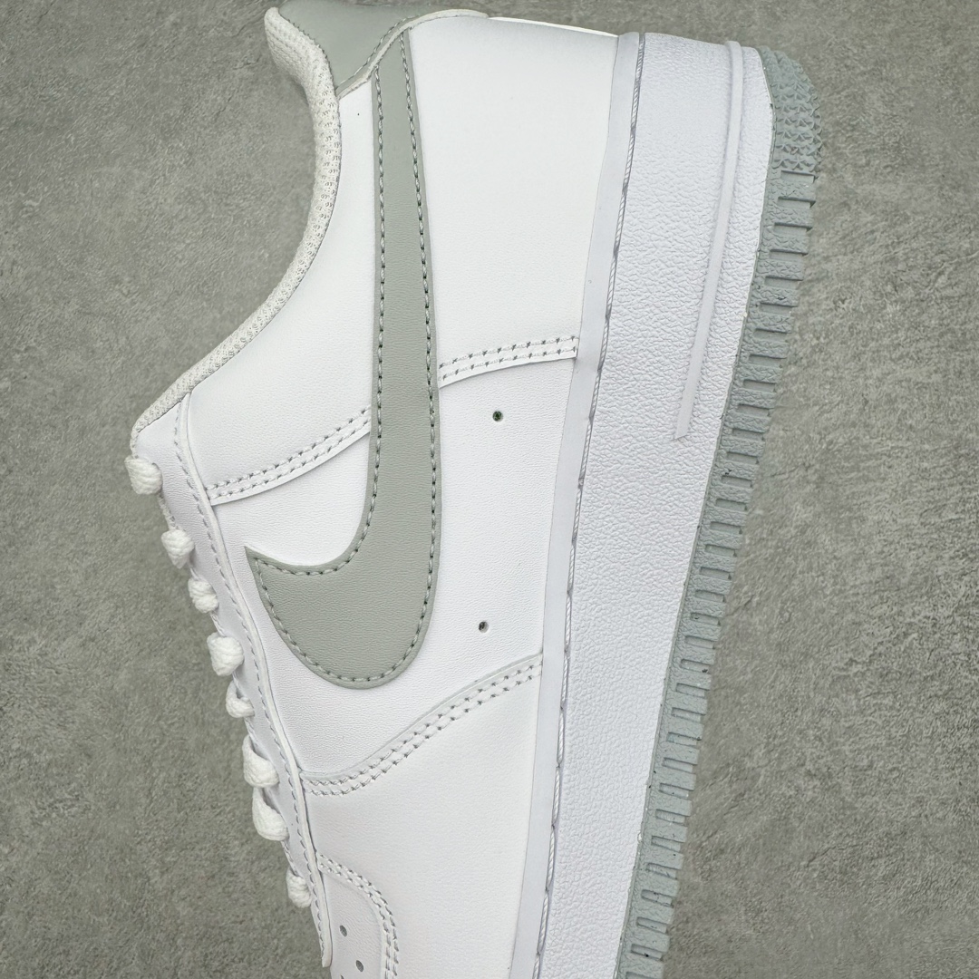 图片[7]-＃绿X/GX NK Air Force 1 Low \’07 空军一号低帮经典板鞋 FJ4146-100 全鞋电脑针车 工整有序 原厂港宝加持完美还原灵魂版型 原盒原配从里到外百分百还原 原厂全头层原厂皮料 原标原盒 内置Sole气垫 中底白色背胶 中底划线 已经无限的接近公司 原厂楦头 原厂刺绣 后跟弧度修正 正确中底四线防伪 尺码：40 40.5 41 42 42.5 43 44 44.5 45 46-选品中心