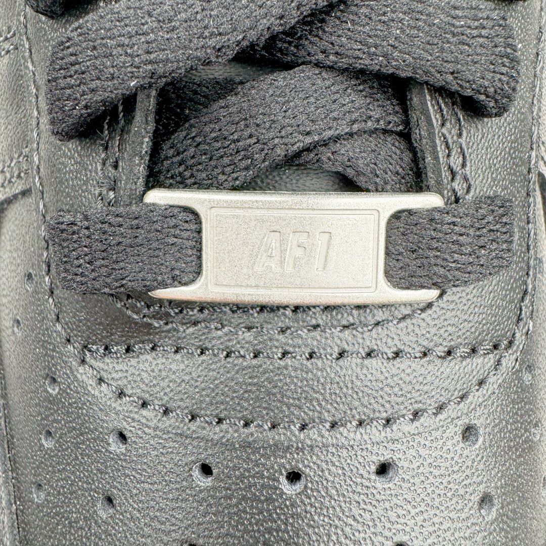 图片[17]-＃绿X NK Air Force 1 Low \’07 空军一号低帮经典板鞋 纯黑 DD8959-001/CW2288-001 全鞋电脑针车 工整有序 原厂港宝加持完美还原灵魂版型 原盒原配从里到外百分百还原 原厂全头层原厂皮料 原标原盒 内置Sole气垫 中底白色背胶 中底划线 已经无限的接近公司 原厂楦头 原厂刺绣 后跟弧度修正 正确中底四线防伪 尺码：35.5 36 36.5 37.5 38 38.5 39 40 40.5 41 42 42.5 43 44 44.5 45 46 47.5-选品中心