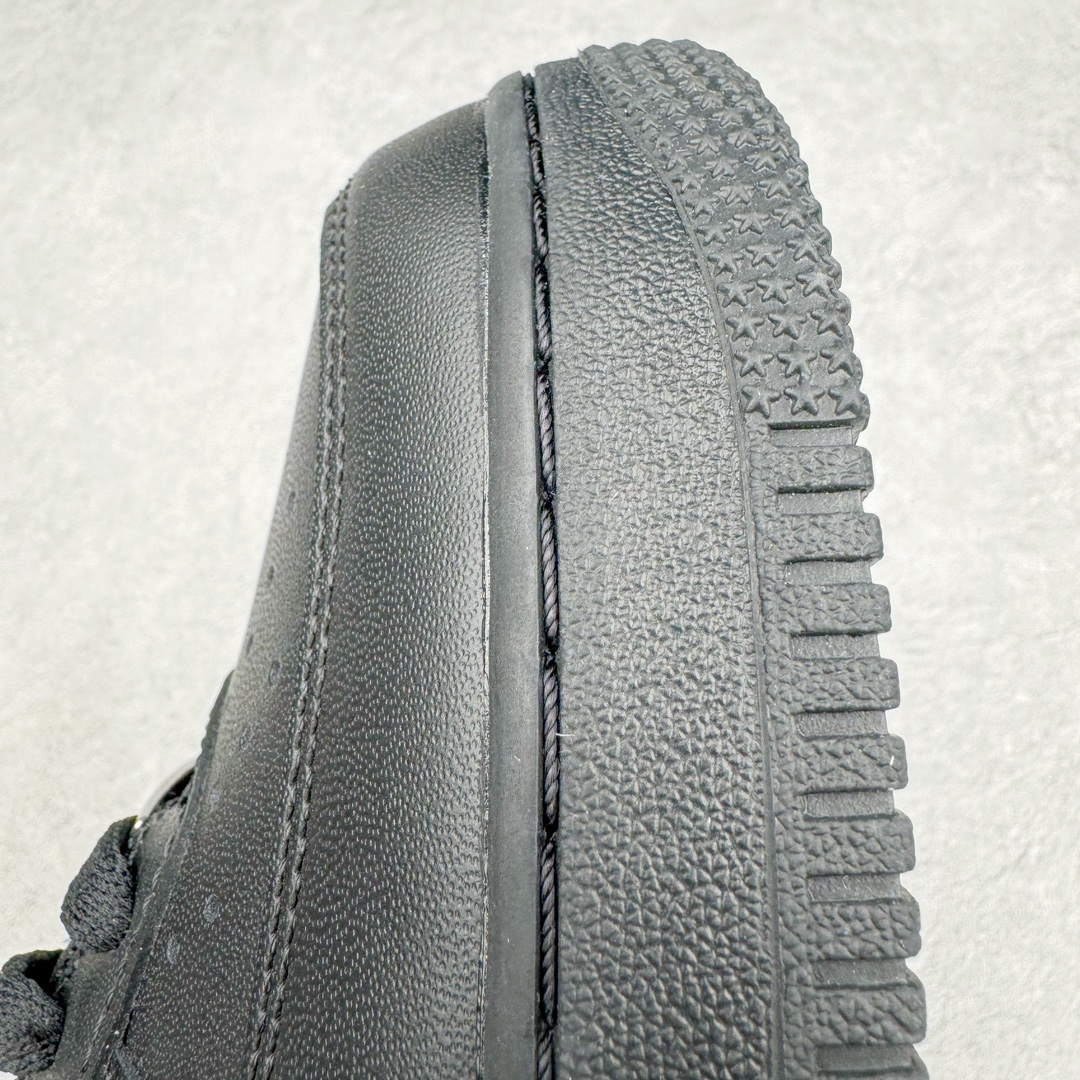 图片[19]-＃绿X NK Air Force 1 Low \’07 空军一号低帮经典板鞋 纯黑 DD8959-001/CW2288-001 全鞋电脑针车 工整有序 原厂港宝加持完美还原灵魂版型 原盒原配从里到外百分百还原 原厂全头层原厂皮料 原标原盒 内置Sole气垫 中底白色背胶 中底划线 已经无限的接近公司 原厂楦头 原厂刺绣 后跟弧度修正 正确中底四线防伪 尺码：35.5 36 36.5 37.5 38 38.5 39 40 40.5 41 42 42.5 43 44 44.5 45 46 47.5-选品中心