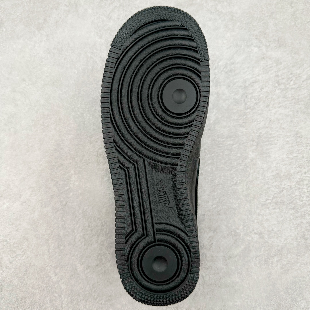 图片[9]-＃绿X NK Air Force 1 Low \’07 空军一号低帮经典板鞋 纯黑 DD8959-001/CW2288-001 全鞋电脑针车 工整有序 原厂港宝加持完美还原灵魂版型 原盒原配从里到外百分百还原 原厂全头层原厂皮料 原标原盒 内置Sole气垫 中底白色背胶 中底划线 已经无限的接近公司 原厂楦头 原厂刺绣 后跟弧度修正 正确中底四线防伪 尺码：35.5 36 36.5 37.5 38 38.5 39 40 40.5 41 42 42.5 43 44 44.5 45 46 47.5-选品中心