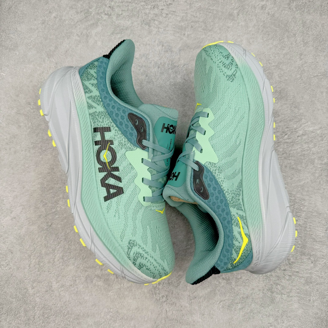 图片[3]-HOKA ONE ONE Stinson 7 ATR 斯廷森7代系列低帮全地形厚底轻量运动越野跑鞋 HOKA ONE ONE总是以独特的方式 Stinson ATR 主打整个HOKA系列中最出色最厚中底设计 堪称名副其实的“减震王” 这一款多功能全地形跑鞋采用以废旧塑料制成的尤尼菲 Reprieve再生面料 比其前代产品的重量更轻、稳定性更高 与鞋带一体化设计的全新孔眼可提供独立的支撑 精心打磨的后跟鞋口圈可带来松软契合的舒适脚感 而紧密分布的凸耳则可以确保绝佳的稳定性 尺码：36 36.5 37.5 38 38.5 39 40 40.5 41 42 42.5 43 44 44.5 45-选品中心