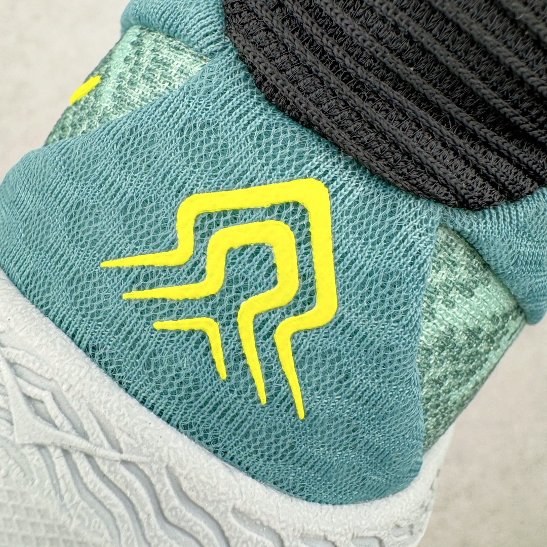 图片[13]-HOKA ONE ONE Stinson 7 ATR 斯廷森7代系列低帮全地形厚底轻量运动越野跑鞋 HOKA ONE ONE总是以独特的方式 Stinson ATR 主打整个HOKA系列中最出色最厚中底设计 堪称名副其实的“减震王” 这一款多功能全地形跑鞋采用以废旧塑料制成的尤尼菲 Reprieve再生面料 比其前代产品的重量更轻、稳定性更高 与鞋带一体化设计的全新孔眼可提供独立的支撑 精心打磨的后跟鞋口圈可带来松软契合的舒适脚感 而紧密分布的凸耳则可以确保绝佳的稳定性 尺码：36 36.5 37.5 38 38.5 39 40 40.5 41 42 42.5 43 44 44.5 45-选品中心