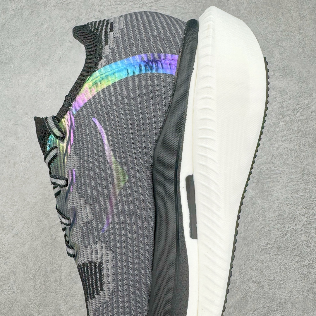 图片[7]-HOKA UCIELOX 1 运动休闲跑鞋 订单真碳纤私磨一体组合 市面碳板非一体(双边贴合一扣就掉) 这个品牌来自于新西兰的毛利语，HOKA表示大地，ONE ONE表示飞越，连起来就是飞越地平线，ONE ONE不是读作“万万”，正确读法是“欧尼欧尼”。 HOKA在超厚中底方面的积累，让它跑在了其他厂商的前面，推出的跑鞋以缓震和轻量的优势，一直研发新技术采用真碳板脚感护膝更好结合得到众多跑者的青睐 微型鞋头设计，响应灵活，保护脚趾。采用经典鞋型，融入全新细节点缀，整体简约且富有质感。鞋底耐磨材质搭配丰富的防滑底纹设计，可平稳抓地，不易打滑 尺码：36 36.5 37 38 38.5 39 40 40.5 41 42 42.5 43 44 45-选品中心