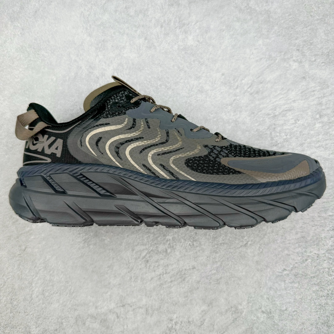 HOKA ONE ONE Clifton LS 克里夫顿专业性能减震公路跑步鞋 轻盈透气的针织网面和纱线的使用让鞋面更挺拔 增强鞋面的强度和支撑性能 搭配柔软的鞋舌 让双脚在舒适包裹中跑的更加畅快 全新泡棉中底 柔软的同时增强回弹性能 为不同跑者提供更平稳流畅的脚感 带来全面的缓冲保护 根据人体工程学设计的延长拉襟 后跟处弹软的海绵填充舒适固定 避免掉跟和摩擦 相比上一代光滑的内衬 Clifton 9的内衬增强了摩擦力 避免双脚在鞋内滑动 尺码：36 36.5 37.5 38 38.5 39 40 40.5 41 42 42.5 43 44 44.5 45-选品中心