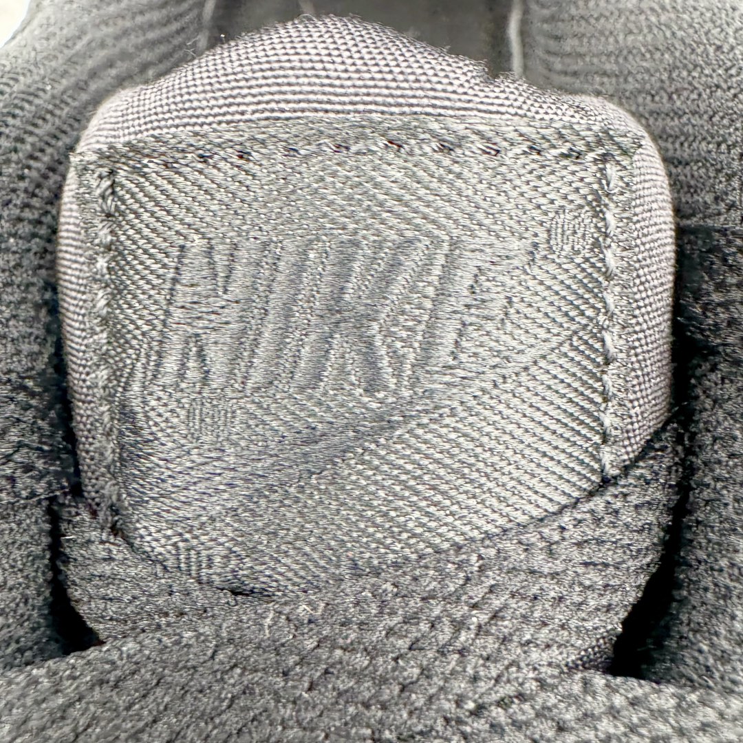 图片[15]-＃绿X/GX NK Air MAX 90 气垫复古减震跑步鞋 CN8490-003 经典重温 独家陆续补货 外单专供大厂出品 品质稳定 一百余色 终端操作 Air Max 90于1990年推出 来自Air Max系列 在Air Max 1的基础上改进而得 增加了气垫面积 外型上也更为流线 最特別的就是加入了菱纹塑胶嵌板 为Air Max 90增添了许多潮流气息 皮革鞋面 造就出色耐穿性和支撑力 Max Air缓震配置搭配泡棉中底 令Air Max 90轻盈而舒适 华夫格橡胶外底 铸就Air Max 90非凡的抓地力 而Air Max 90不仅是一双跑鞋 它成功跨越了时间的演进 成为了球鞋文化与潮流圈中最熟为人知的鞋款之一 尺码：40 40.5 41 42 42.5 43 44 44.5 45 46-选品中心