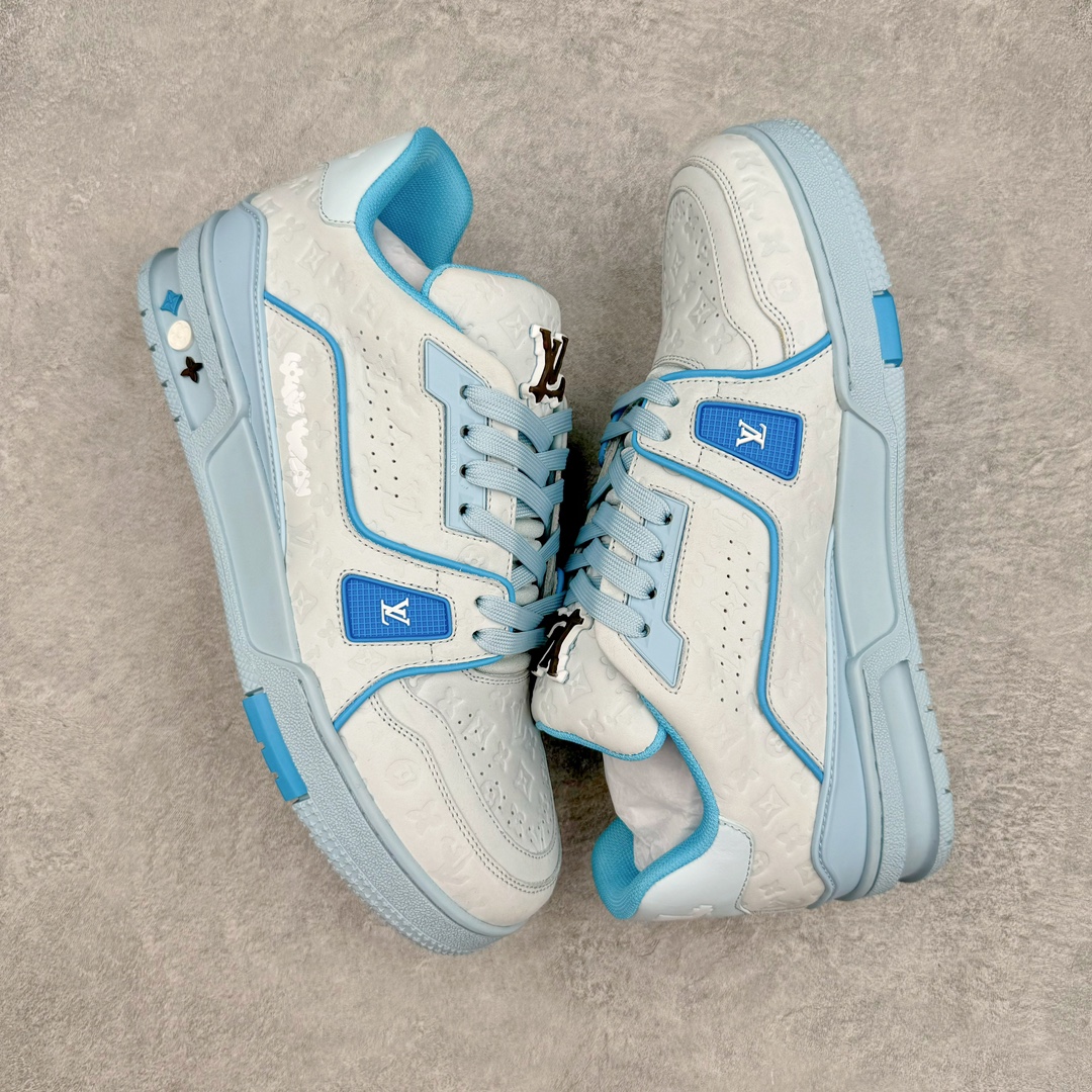 图片[3]-＃GD广顶 Louis Vuitton Trainer lv路易威登时装走秀运动时尚板鞋 外贸零售特供批次 2023全新纸板数据 印花高频效果碾压市面 市售天花板产物 耗时半年巨作 全套原厂新版原纸板楦头开发 原厂特供皮料加持 市场所有版本中综合最强的货品 GD实力大厂出品 全网最全配色更新最快 最成熟的做工稳定的品控 完美鞋型超高的清洁度 零毛边线头瑕疵 全套原楦原纸版原鞋开模 全网最具灵魂的版型 正确原装黄色鞋盒 正确中底印花 鞋面印花3D高频深度立体 全鞋电脑针车 紧密相连 针距密度一致 环保乳胶注塑鞋垫 厚度脚感还原原版 皮面裁剪部位 统一油边封口工艺 原装橡胶大底含胶量大底组合零偏差 专柜全套包装 防尘袋 说明书 质保卡 男女鞋 尺码：35 36 37 38 39 40 41 42 43 44 45-选品中心