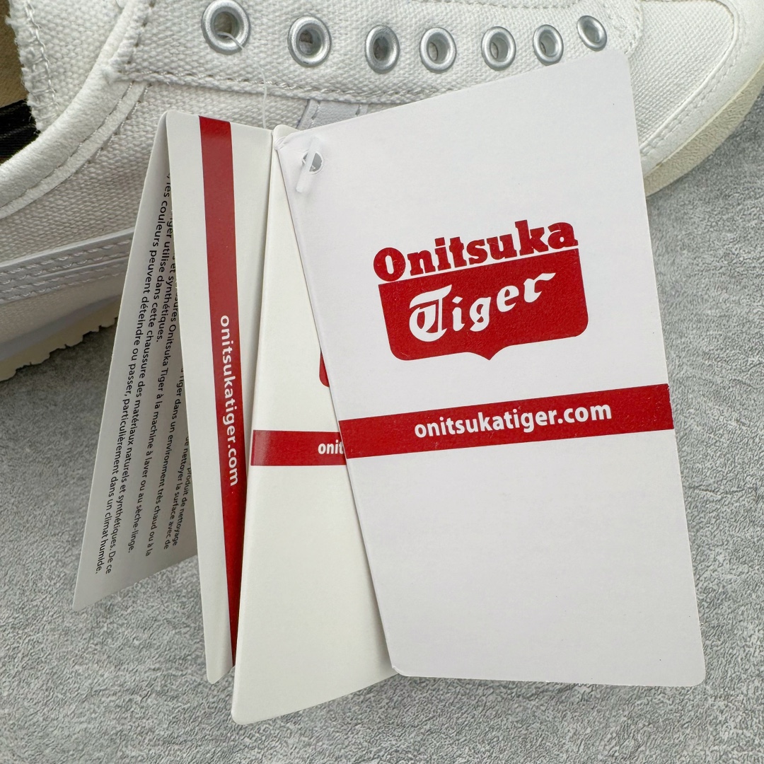 图片[10]-＃HK纯原 Asics Onitsuka Tiger MEXICO 66 亚瑟士鬼冢虎复古经典板鞋 市场最强版本 原厂牛津布加持 海外订单工厂出品 超成熟稳定的做工品控 原装全套纸板楦头开发 原汁原味 完美呈现版型 私模正确鞋底咬花纹路 一比一鞋头弧度高度鞋身弧度 绝不口嗨 细节品控鞋型随意秒杀市面 原档咬花纹路私模大底 一个单元有六个三角形 总体形拼接呈现花瓣状 官方四联吊牌 原装Ortholite轻量化鞋垫 原盒原配 质保卡 说明书 钢印防尘纸 纸板中底带钢印 乳胶组合鞋垫 支持全方位的对比专柜 产品从款式颜色造型上体现出追求舒适和细节的完美 鞋类更是推崇手工制作的严谨与完美 融舒适性与可穿性的设计风格 注重细节的完美和别致魅力 既保持稳重 又不失轻松的时尚感 尺码：36 37 37.5 38 39 39.5 40 40.5 41.5 42 42.5 43.5 44 45 46-选品中心