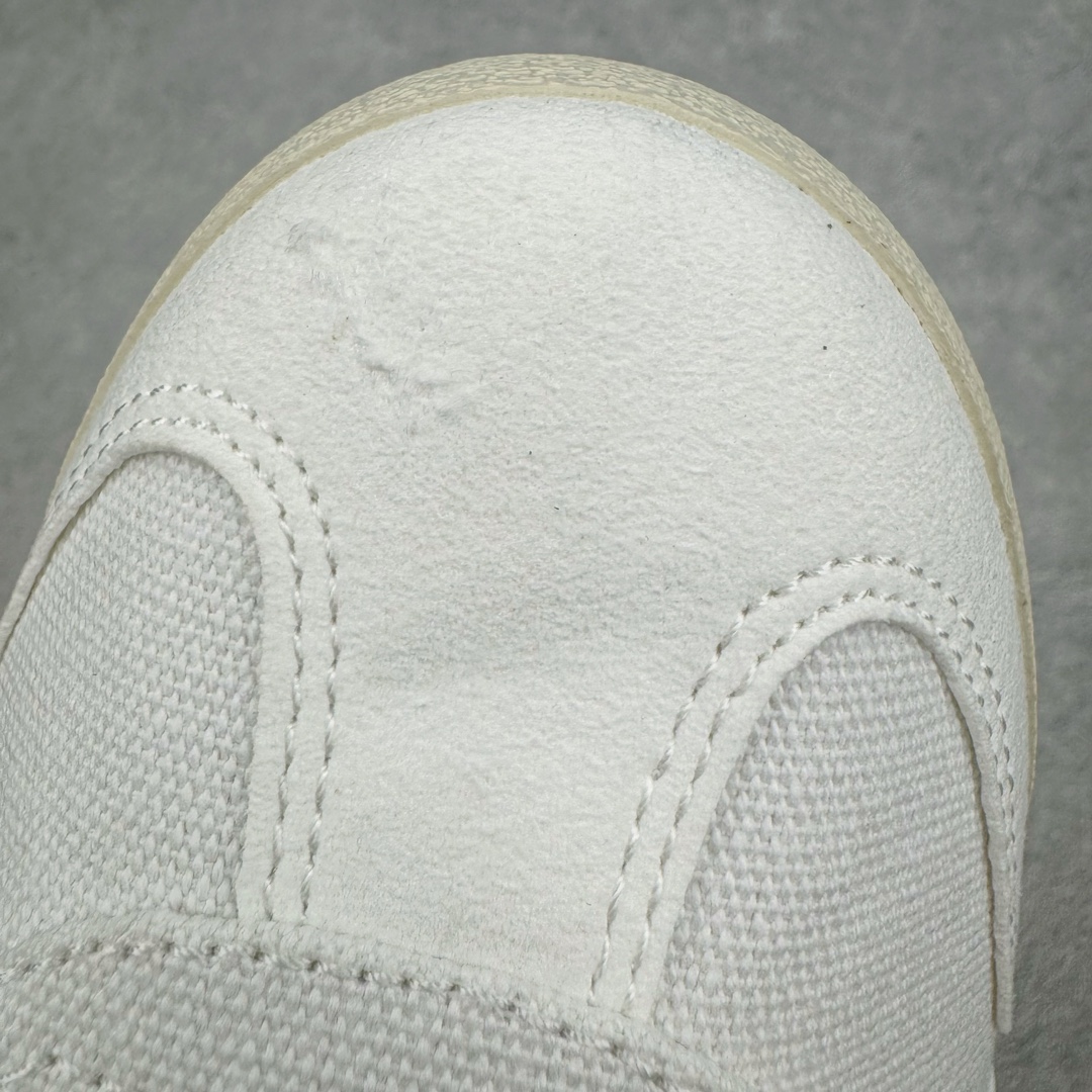 图片[19]-＃HK纯原 Asics Onitsuka Tiger MEXICO 66 亚瑟士鬼冢虎复古经典板鞋 市场最强版本 原厂牛津布加持 海外订单工厂出品 超成熟稳定的做工品控 原装全套纸板楦头开发 原汁原味 完美呈现版型 私模正确鞋底咬花纹路 一比一鞋头弧度高度鞋身弧度 绝不口嗨 细节品控鞋型随意秒杀市面 原档咬花纹路私模大底 一个单元有六个三角形 总体形拼接呈现花瓣状 官方四联吊牌 原装Ortholite轻量化鞋垫 原盒原配 质保卡 说明书 钢印防尘纸 纸板中底带钢印 乳胶组合鞋垫 支持全方位的对比专柜 产品从款式颜色造型上体现出追求舒适和细节的完美 鞋类更是推崇手工制作的严谨与完美 融舒适性与可穿性的设计风格 注重细节的完美和别致魅力 既保持稳重 又不失轻松的时尚感 尺码：36 37 37.5 38 39 39.5 40 40.5 41.5 42 42.5 43.5 44 45 46-选品中心