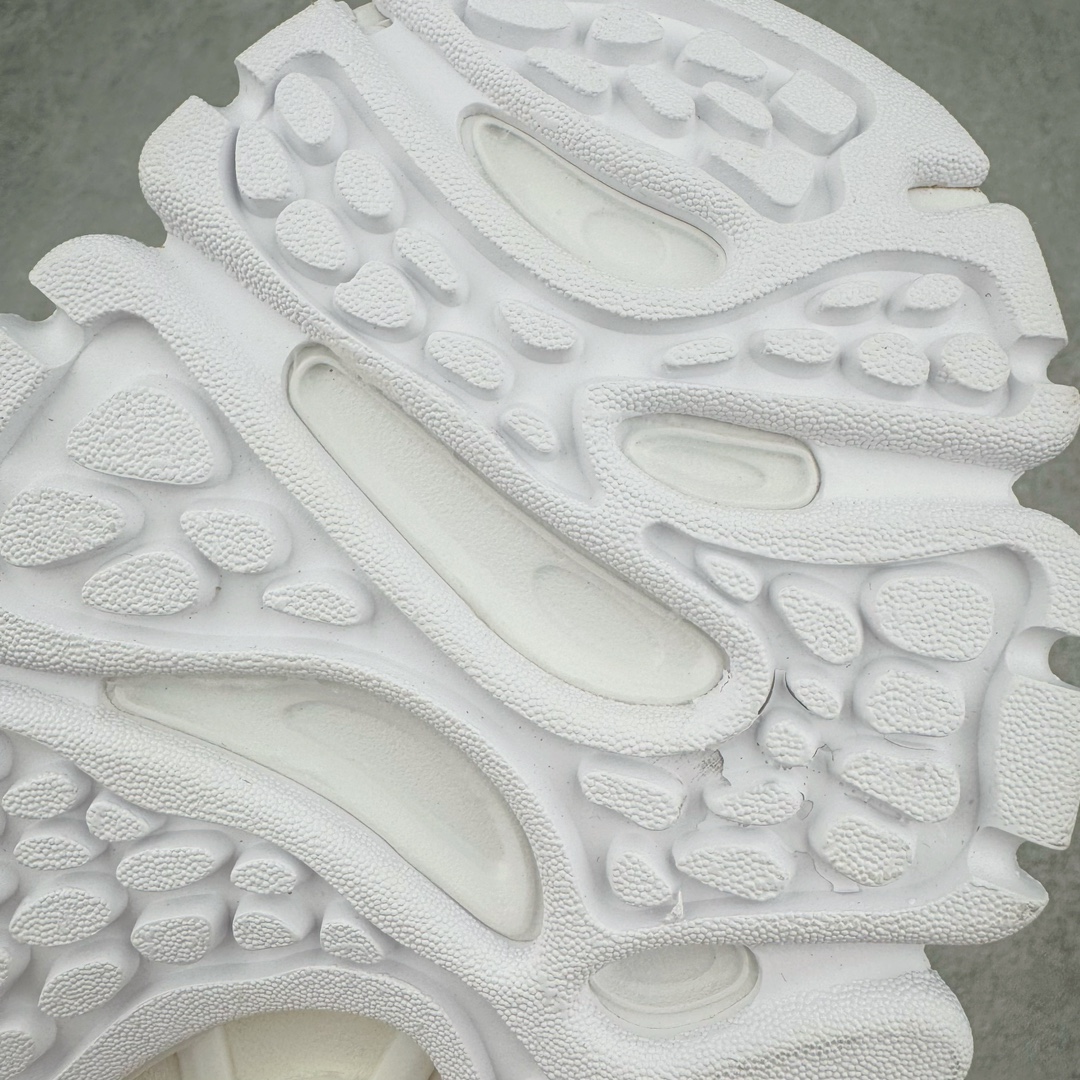 图片[18]-＃HP纯原 AD XLG Runner Deluxe 跑步者豪华版系列低帮厚底增高老爹风复古缓震休闲运动慢跑鞋 JP5758 自从阿迪达斯和巴黎世家合作后，没少出双方联名的平替。结果根据最新情报，阿迪现在已经把手伸到了巴家爆款3XL的身上，新鞋Xlg Runner Deluxe实物曝光，emm，鞋款整体一眼丁真是巴黎世家Track＋3XL大底的缝合怪版本，要不是鞋侧明晃晃的adidas三道杠Logo，估计各位看了都得蒙。这波不能说是完全复制巴黎世家，但也多少有点借鉴的味道了。新鞋基本就是在阿迪经典\\\”Climacool\\\”鞋款的基础上，升级了Boots大底以及加入了\\\”巴味\\\”设计元素…尺码：35 36 36⅔ 37⅓ 38 38⅔ 39⅓ 40 40⅔ 41⅓ 42 42⅔ 43⅓ 44 44⅔ 45 46-选品中心