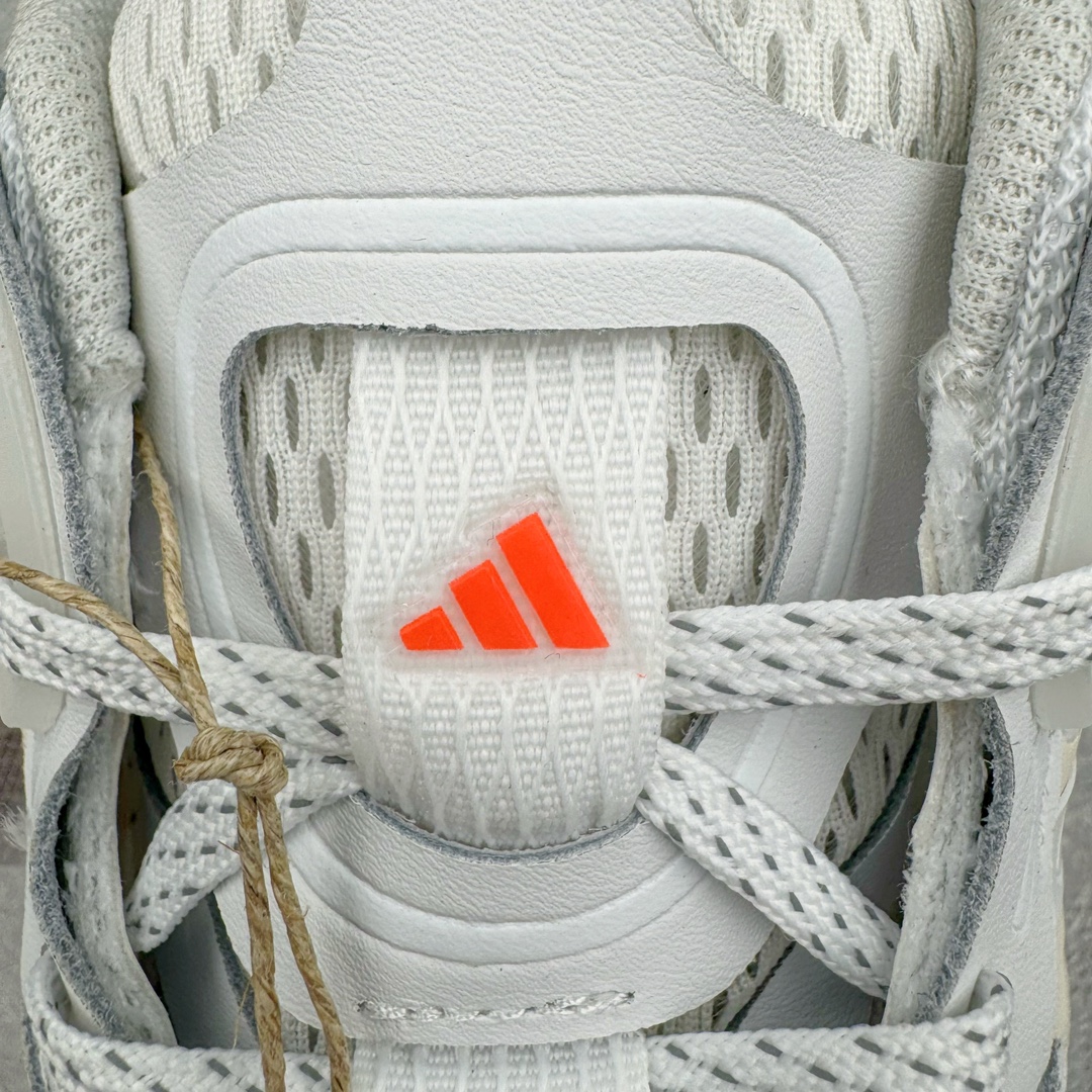 图片[11]-＃HP纯原 AD XLG Runner Deluxe 跑步者豪华版系列低帮厚底增高老爹风复古缓震休闲运动慢跑鞋 JP5758 自从阿迪达斯和巴黎世家合作后，没少出双方联名的平替。结果根据最新情报，阿迪现在已经把手伸到了巴家爆款3XL的身上，新鞋Xlg Runner Deluxe实物曝光，emm，鞋款整体一眼丁真是巴黎世家Track＋3XL大底的缝合怪版本，要不是鞋侧明晃晃的adidas三道杠Logo，估计各位看了都得蒙。这波不能说是完全复制巴黎世家，但也多少有点借鉴的味道了。新鞋基本就是在阿迪经典\\\”Climacool\\\”鞋款的基础上，升级了Boots大底以及加入了\\\”巴味\\\”设计元素…尺码：35 36 36⅔ 37⅓ 38 38⅔ 39⅓ 40 40⅔ 41⅓ 42 42⅔ 43⅓ 44 44⅔ 45 46-选品中心