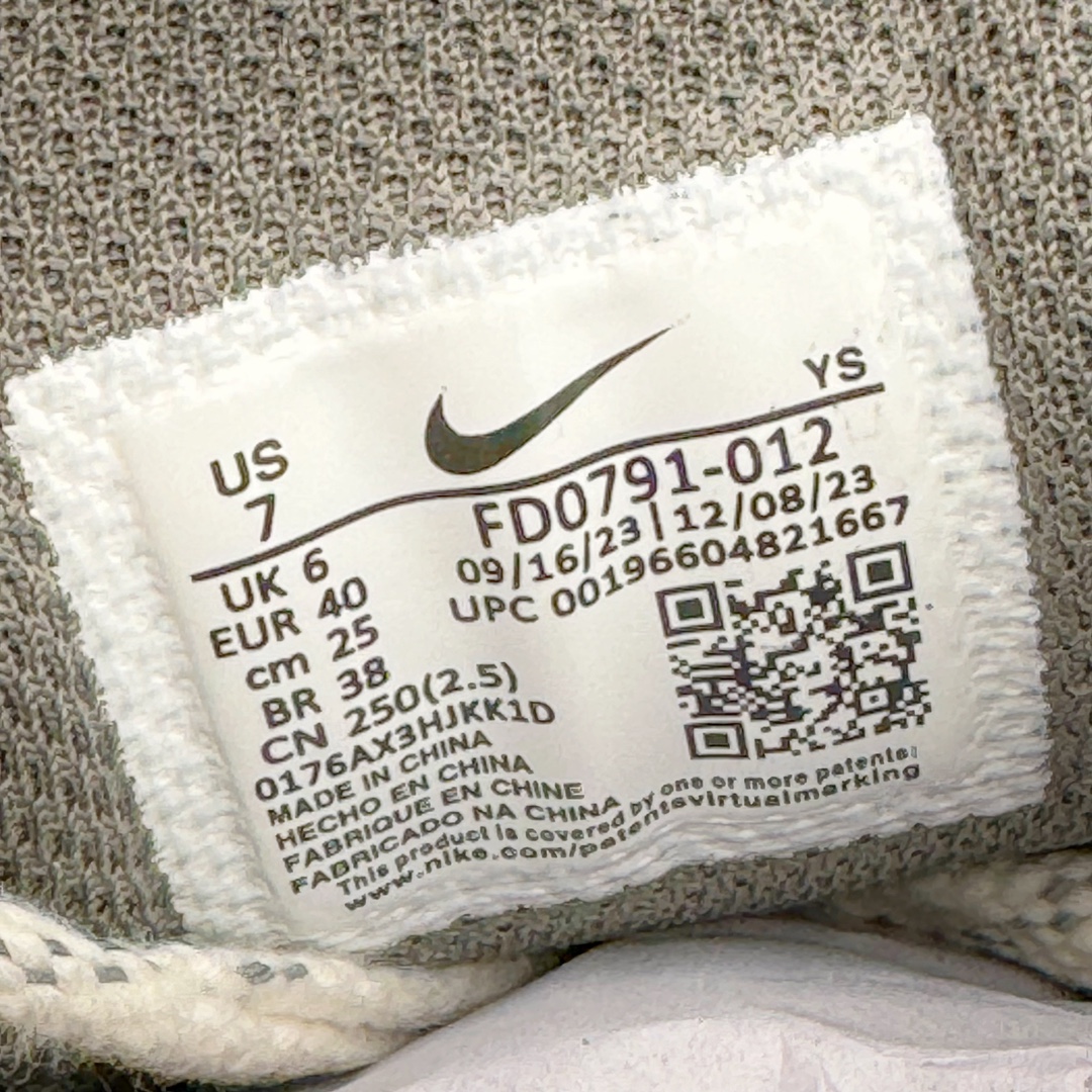 图片[11]-＃HP纯原 NK Air Zoom Vomero 5 经典复古潮流运动跑鞋 FD0791-012 原装纸板楦头开发 独家私模八层组合大底 市场唯一正确版本 进口三文治网面 融蕴繁复设计风范和丰富层次感 缔造运动鞋佳选 助你轻松型出范 开辟独属于自己的路 鞋款采用多层设计 融入织物与合成材质 塑就本季出众鞋款 合成材质与织物组合鞋面 经久耐穿 后跟网眼拼接和透气孔设计 轻盈透气Zoom Air缓震配置提供出色回弹缓震性能 实现快速离地的出众脚感 巧糅科技感和低调设计 为鞋款注入反光细节 令你迈步间尽显闪耀魅力 结合中性色调 让你驾驭不同穿搭 打造非凡造型 尺码：36 36.5 37.5 38 38.5 39 40 40.5 41 42 42.5 43 44 44.5 45 46-选品中心