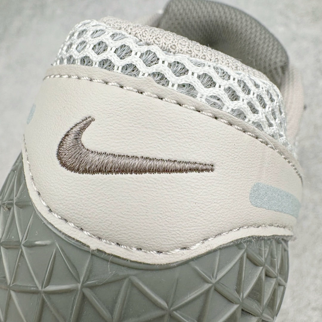 图片[12]-＃HP纯原 NK Air Zoom Vomero 5 经典复古潮流运动跑鞋 FD0791-012 原装纸板楦头开发 独家私模八层组合大底 市场唯一正确版本 进口三文治网面 融蕴繁复设计风范和丰富层次感 缔造运动鞋佳选 助你轻松型出范 开辟独属于自己的路 鞋款采用多层设计 融入织物与合成材质 塑就本季出众鞋款 合成材质与织物组合鞋面 经久耐穿 后跟网眼拼接和透气孔设计 轻盈透气Zoom Air缓震配置提供出色回弹缓震性能 实现快速离地的出众脚感 巧糅科技感和低调设计 为鞋款注入反光细节 令你迈步间尽显闪耀魅力 结合中性色调 让你驾驭不同穿搭 打造非凡造型 尺码：36 36.5 37.5 38 38.5 39 40 40.5 41 42 42.5 43 44 44.5 45 46-选品中心