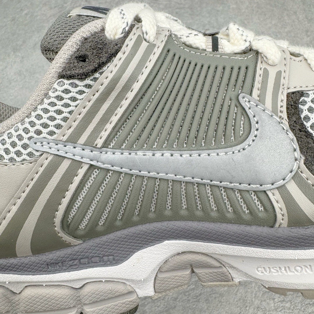 图片[16]-＃HP纯原 NK Air Zoom Vomero 5 经典复古潮流运动跑鞋 FD0791-012 原装纸板楦头开发 独家私模八层组合大底 市场唯一正确版本 进口三文治网面 融蕴繁复设计风范和丰富层次感 缔造运动鞋佳选 助你轻松型出范 开辟独属于自己的路 鞋款采用多层设计 融入织物与合成材质 塑就本季出众鞋款 合成材质与织物组合鞋面 经久耐穿 后跟网眼拼接和透气孔设计 轻盈透气Zoom Air缓震配置提供出色回弹缓震性能 实现快速离地的出众脚感 巧糅科技感和低调设计 为鞋款注入反光细节 令你迈步间尽显闪耀魅力 结合中性色调 让你驾驭不同穿搭 打造非凡造型 尺码：36 36.5 37.5 38 38.5 39 40 40.5 41 42 42.5 43 44 44.5 45 46-选品中心