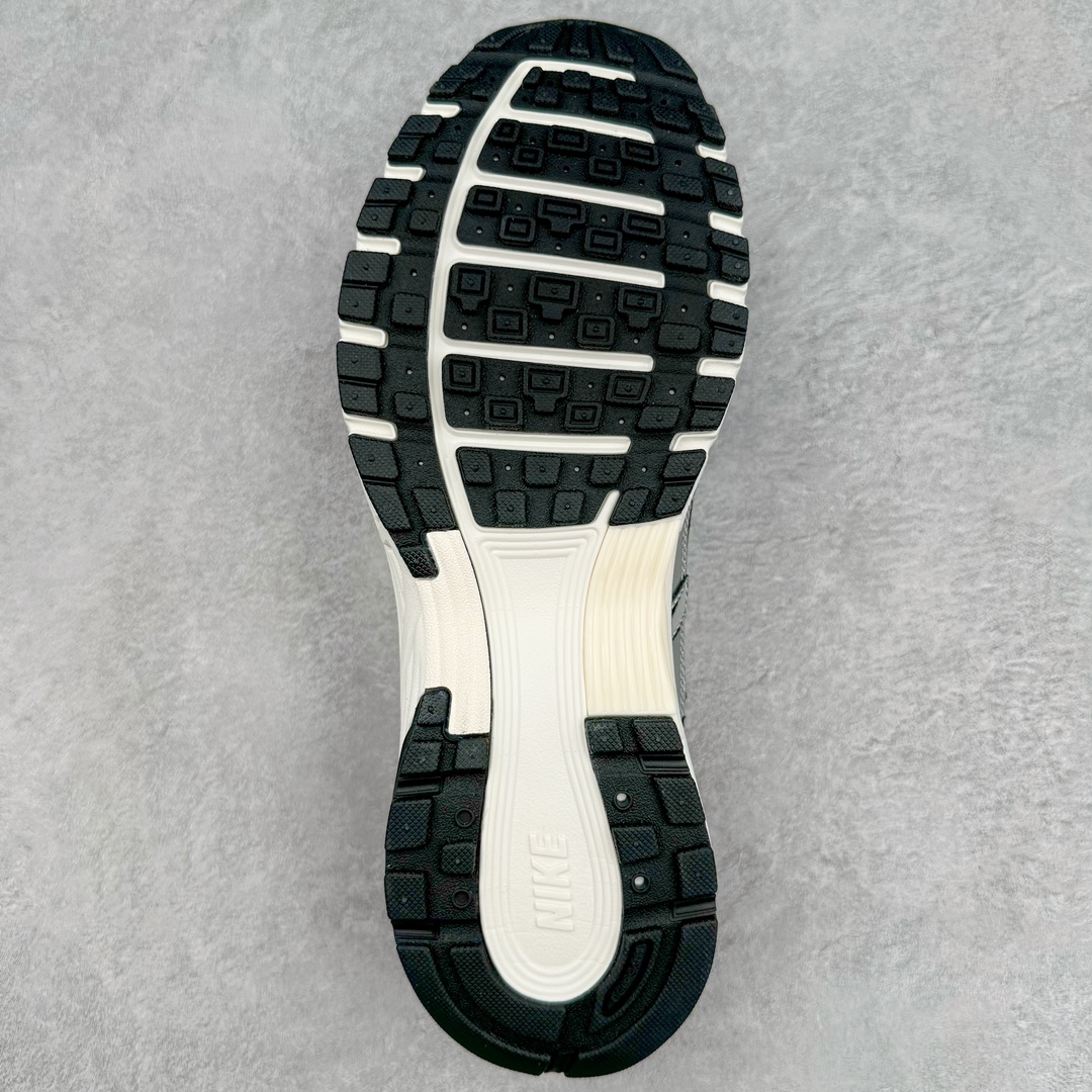 图片[9]-＃CS纯原 NK P-6000 系列低帮复古老爹风休闲运动舒适慢跑鞋 银灰 CN0149-001 购入原鞋原装纸板楦头开发 独家私模四层组合大底 市场唯一正确版本 良心定价 新配色陆续出货 进口三文治网面 融合 Pegasus 过往运动鞋设计 助力 21 世纪早期跑步运动跃升时尚新高度 采用透气网眼布、运动风格线条和耐穿覆面 兼具吸睛外观和舒适感受 中底泡绵以田径赛道为灵感 打造厚实设计 缔造出众缓震性能 尺码：36 36.5 37.5 38 38.5 39 40 40.5 41 42 42.5 43 44 44.5 45-选品中心