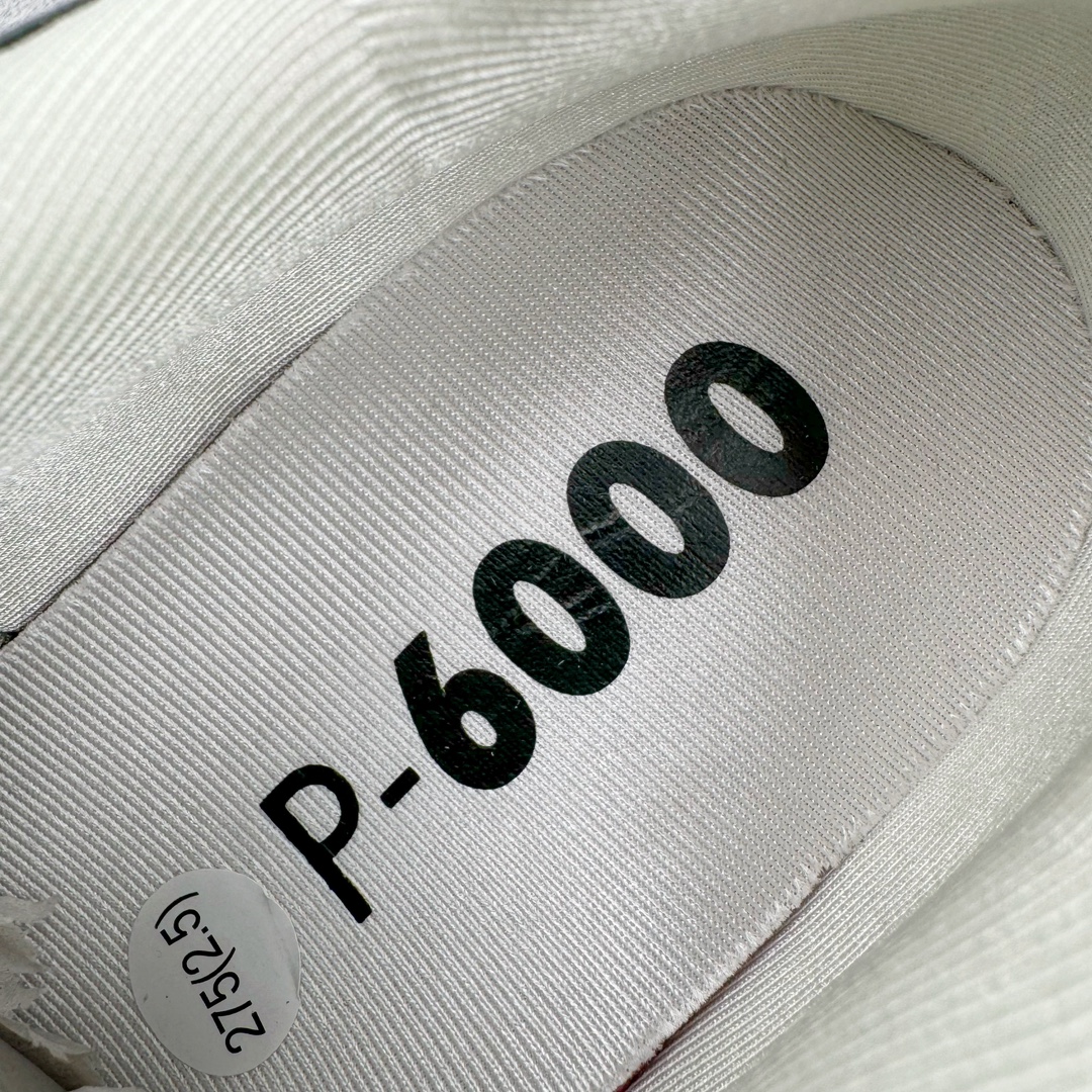图片[12]-＃CS纯原 NK P-6000 系列低帮复古老爹风休闲运动舒适慢跑鞋 银灰 CN0149-001 购入原鞋原装纸板楦头开发 独家私模四层组合大底 市场唯一正确版本 良心定价 新配色陆续出货 进口三文治网面 融合 Pegasus 过往运动鞋设计 助力 21 世纪早期跑步运动跃升时尚新高度 采用透气网眼布、运动风格线条和耐穿覆面 兼具吸睛外观和舒适感受 中底泡绵以田径赛道为灵感 打造厚实设计 缔造出众缓震性能 尺码：36 36.5 37.5 38 38.5 39 40 40.5 41 42 42.5 43 44 44.5 45-选品中心