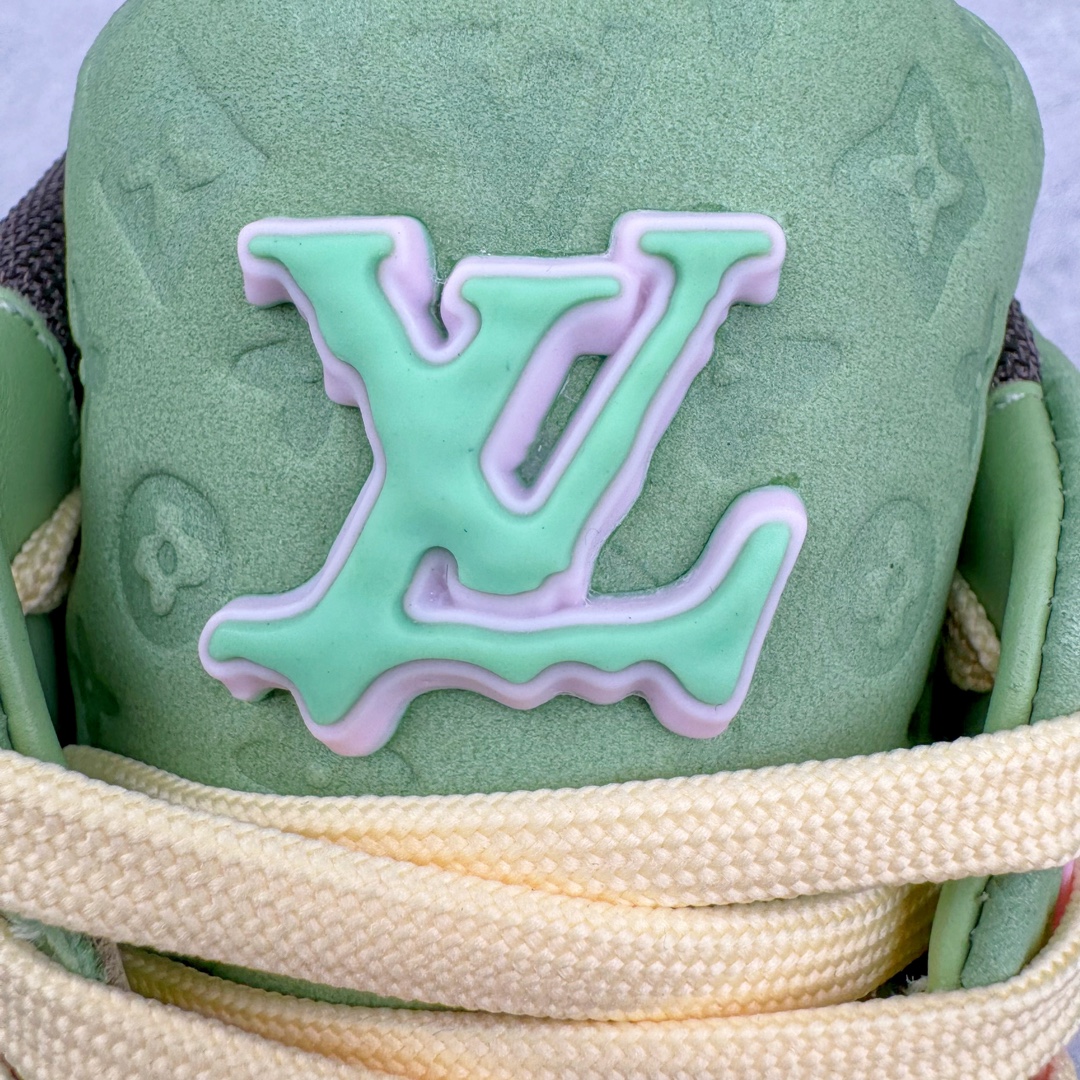 图片[11]-＃GD广顶 Louis Vuitton Trainer lv路易威登时装走秀运动时尚板鞋 外贸零售特供批次 2023全新纸板数据 印花高频效果碾压市面 市售天花板产物 耗时半年巨作 全套原厂新版原纸板楦头开发 原厂特供皮料加持 市场所有版本中综合最强的货品 GD实力大厂出品 全网最全配色更新最快 最成熟的做工稳定的品控 完美鞋型超高的清洁度 零毛边线头瑕疵 全套原楦原纸版原鞋开模 全网最具灵魂的版型 正确原装黄色鞋盒 正确中底印花 鞋面印花3D高频深度立体 全鞋电脑针车 紧密相连 针距密度一致 环保乳胶注塑鞋垫 厚度脚感还原原版 皮面裁剪部位 统一油边封口工艺 原装橡胶大底含胶量大底组合零偏差 专柜全套包装 防尘袋 说明书 质保卡 男女鞋 尺码：35 36 37 38 39 40 41 42 43 44 45-选品中心