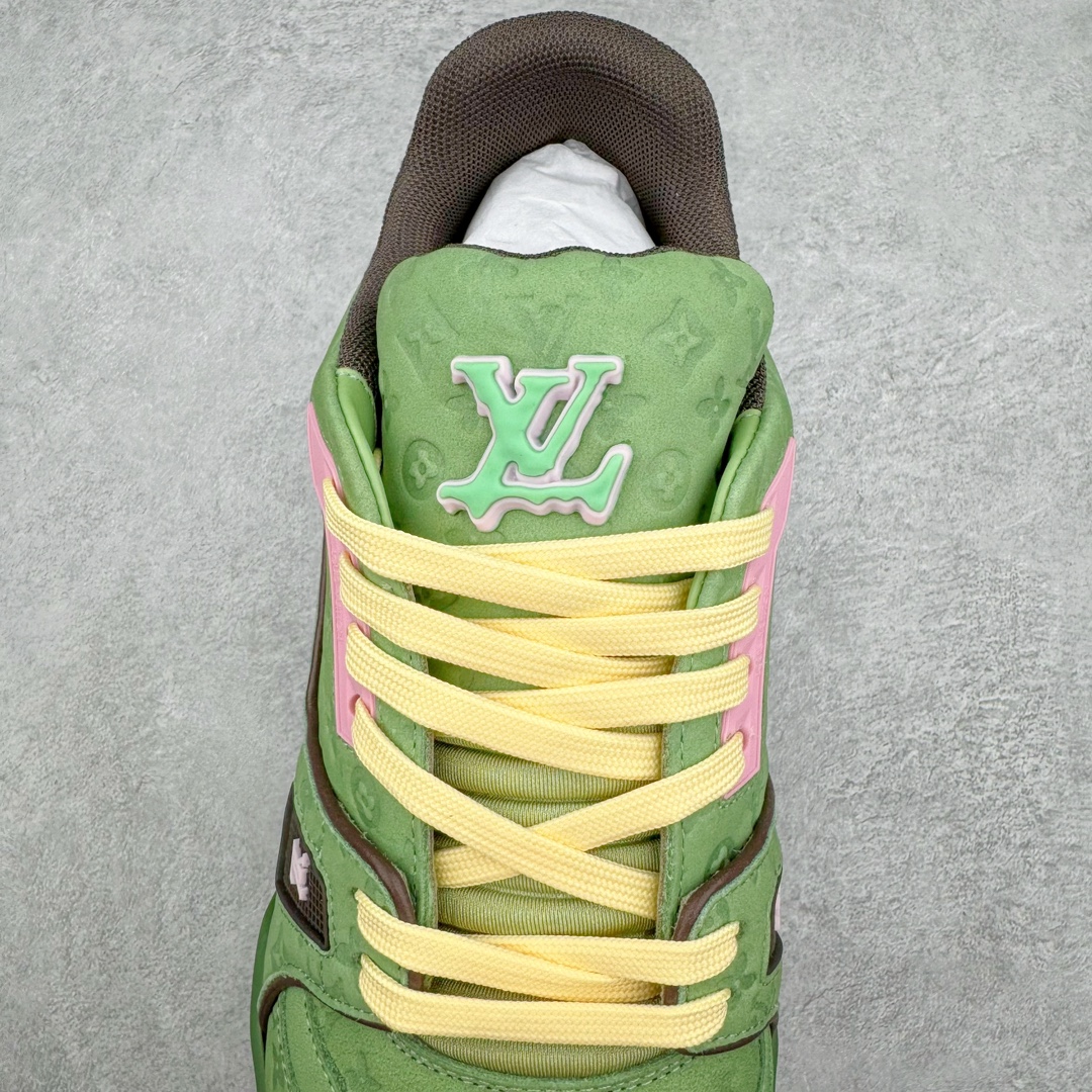 图片[5]-＃GD广顶 Louis Vuitton Trainer lv路易威登时装走秀运动时尚板鞋 外贸零售特供批次 2023全新纸板数据 印花高频效果碾压市面 市售天花板产物 耗时半年巨作 全套原厂新版原纸板楦头开发 原厂特供皮料加持 市场所有版本中综合最强的货品 GD实力大厂出品 全网最全配色更新最快 最成熟的做工稳定的品控 完美鞋型超高的清洁度 零毛边线头瑕疵 全套原楦原纸版原鞋开模 全网最具灵魂的版型 正确原装黄色鞋盒 正确中底印花 鞋面印花3D高频深度立体 全鞋电脑针车 紧密相连 针距密度一致 环保乳胶注塑鞋垫 厚度脚感还原原版 皮面裁剪部位 统一油边封口工艺 原装橡胶大底含胶量大底组合零偏差 专柜全套包装 防尘袋 说明书 质保卡 男女鞋 尺码：35 36 37 38 39 40 41 42 43 44 45-选品中心