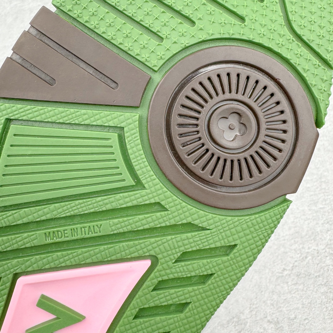 图片[20]-＃GD广顶 Louis Vuitton Trainer lv路易威登时装走秀运动时尚板鞋 外贸零售特供批次 2023全新纸板数据 印花高频效果碾压市面 市售天花板产物 耗时半年巨作 全套原厂新版原纸板楦头开发 原厂特供皮料加持 市场所有版本中综合最强的货品 GD实力大厂出品 全网最全配色更新最快 最成熟的做工稳定的品控 完美鞋型超高的清洁度 零毛边线头瑕疵 全套原楦原纸版原鞋开模 全网最具灵魂的版型 正确原装黄色鞋盒 正确中底印花 鞋面印花3D高频深度立体 全鞋电脑针车 紧密相连 针距密度一致 环保乳胶注塑鞋垫 厚度脚感还原原版 皮面裁剪部位 统一油边封口工艺 原装橡胶大底含胶量大底组合零偏差 专柜全套包装 防尘袋 说明书 质保卡 男女鞋 尺码：35 36 37 38 39 40 41 42 43 44 45-选品中心