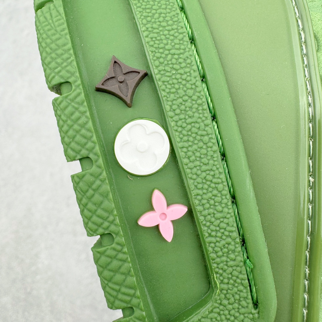 图片[10]-＃GD广顶 Louis Vuitton Trainer lv路易威登时装走秀运动时尚板鞋 外贸零售特供批次 2023全新纸板数据 印花高频效果碾压市面 市售天花板产物 耗时半年巨作 全套原厂新版原纸板楦头开发 原厂特供皮料加持 市场所有版本中综合最强的货品 GD实力大厂出品 全网最全配色更新最快 最成熟的做工稳定的品控 完美鞋型超高的清洁度 零毛边线头瑕疵 全套原楦原纸版原鞋开模 全网最具灵魂的版型 正确原装黄色鞋盒 正确中底印花 鞋面印花3D高频深度立体 全鞋电脑针车 紧密相连 针距密度一致 环保乳胶注塑鞋垫 厚度脚感还原原版 皮面裁剪部位 统一油边封口工艺 原装橡胶大底含胶量大底组合零偏差 专柜全套包装 防尘袋 说明书 质保卡 男女鞋 尺码：35 36 37 38 39 40 41 42 43 44 45-选品中心