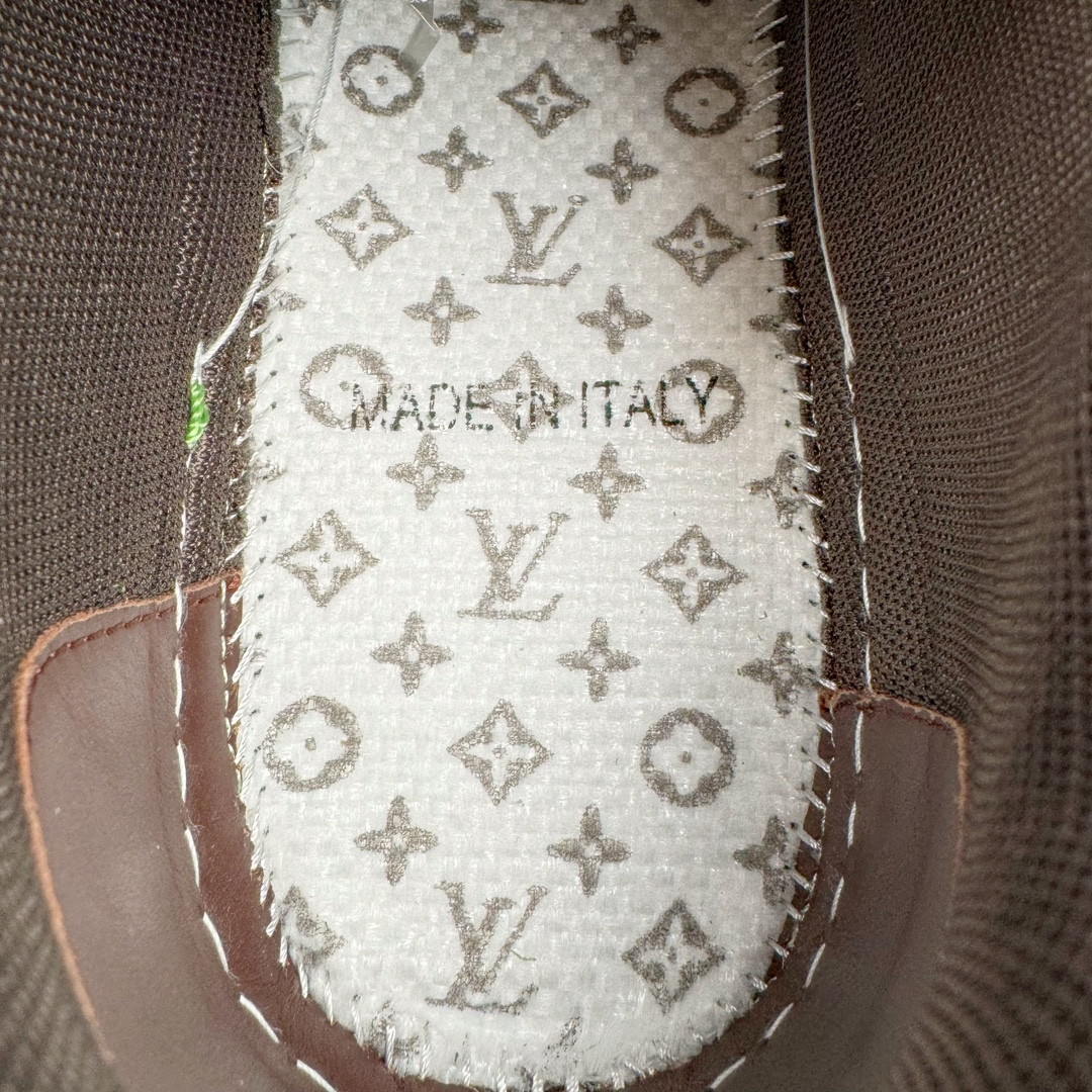 图片[23]-＃GD广顶 Louis Vuitton Trainer lv路易威登时装走秀运动时尚板鞋 外贸零售特供批次 2023全新纸板数据 印花高频效果碾压市面 市售天花板产物 耗时半年巨作 全套原厂新版原纸板楦头开发 原厂特供皮料加持 市场所有版本中综合最强的货品 GD实力大厂出品 全网最全配色更新最快 最成熟的做工稳定的品控 完美鞋型超高的清洁度 零毛边线头瑕疵 全套原楦原纸版原鞋开模 全网最具灵魂的版型 正确原装黄色鞋盒 正确中底印花 鞋面印花3D高频深度立体 全鞋电脑针车 紧密相连 针距密度一致 环保乳胶注塑鞋垫 厚度脚感还原原版 皮面裁剪部位 统一油边封口工艺 原装橡胶大底含胶量大底组合零偏差 专柜全套包装 防尘袋 说明书 质保卡 男女鞋 尺码：35 36 37 38 39 40 41 42 43 44 45-选品中心