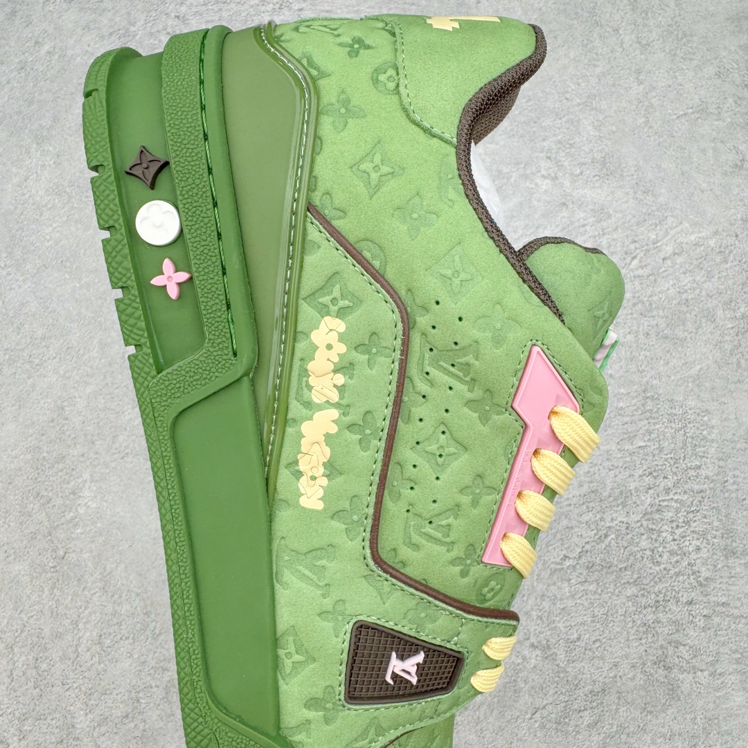 图片[6]-＃GD广顶 Louis Vuitton Trainer lv路易威登时装走秀运动时尚板鞋 外贸零售特供批次 2023全新纸板数据 印花高频效果碾压市面 市售天花板产物 耗时半年巨作 全套原厂新版原纸板楦头开发 原厂特供皮料加持 市场所有版本中综合最强的货品 GD实力大厂出品 全网最全配色更新最快 最成熟的做工稳定的品控 完美鞋型超高的清洁度 零毛边线头瑕疵 全套原楦原纸版原鞋开模 全网最具灵魂的版型 正确原装黄色鞋盒 正确中底印花 鞋面印花3D高频深度立体 全鞋电脑针车 紧密相连 针距密度一致 环保乳胶注塑鞋垫 厚度脚感还原原版 皮面裁剪部位 统一油边封口工艺 原装橡胶大底含胶量大底组合零偏差 专柜全套包装 防尘袋 说明书 质保卡 男女鞋 尺码：35 36 37 38 39 40 41 42 43 44 45-选品中心