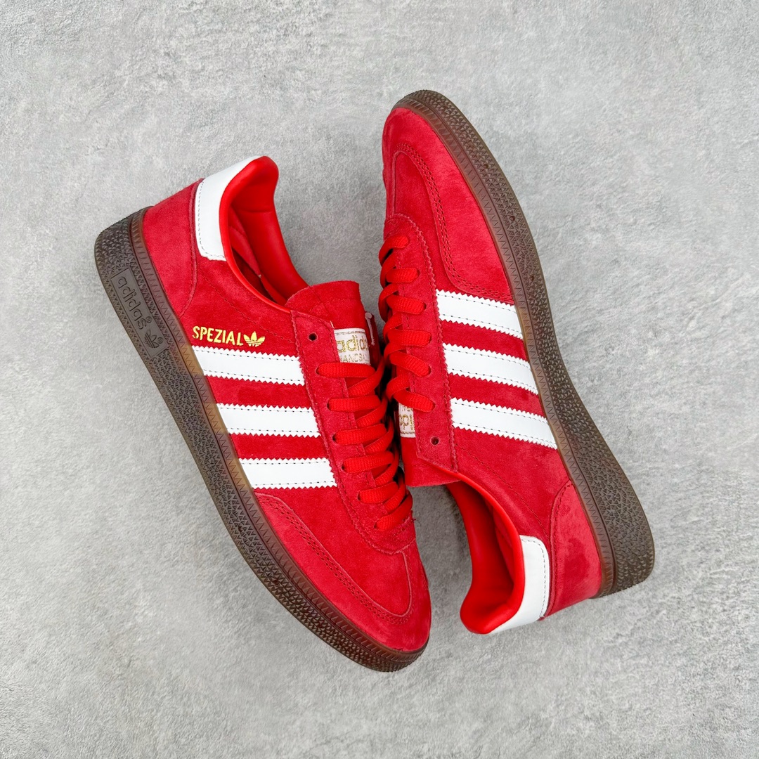 图片[3]-AD Originals Handball SPZL 手球运动员系列百搭休闲运动板鞋 FV1227 这款来自阿迪达斯的这款HANDBALL SPZL前身是一双手球运动鞋，这一次拿来复刻，所以鞋面的主要色彩选用了黑色， 鞋面外侧除了Spezial字母之外还有三叶草标志。Handball SPZL作为复古手球训练鞋与作为室内足球鞋的Samba有着异曲同工之处，但是质感更为出众的鞋身以及丰富的配色选择比起Samba来讲可以说是更胜一筹了！尺码：36 36⅔ 37⅓ 38 38⅔ 39⅓ 40 40⅔ 41⅓ 42 42⅔ 43⅓ 44 45-选品中心