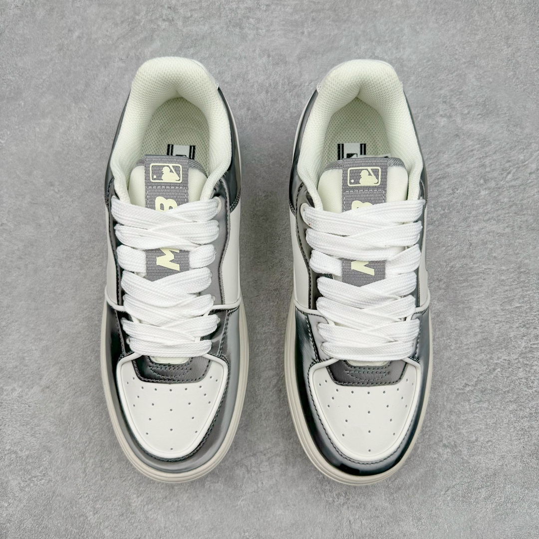 图片[2]-＃PB过验版 MLB Chunky Liner Basic 复古印花学长鞋系列低帮轻量增高厚底百搭休闲运动慢跑鞋板鞋 Korea韩国联名NY美国榄球纽约洋基队限定 目前可过轻松秒过各类鉴定 能操作的私聊 韩国代购专供 左脚内置NFC感应 区别市面贴纸假芯片 MLB专用菱形双针中底布 重点细节中底布带注胶孔 原厂NFC感应吊牌 支持鉴定 一个两位数 原盒原标 全套原楦原纸板原厂数据开发 中韩文保养标贴 绿色防霉片 平台代购专供 独家一比一RB+MD组合大底 高频后跟小人Logo精准对位立体饱满 正确网布加超迁鞋面 转印中底走线紧密 转印Logo工艺表层防刮不掉色 尺码：35 36 36.5 37.5 38 38.5 39 40 40.5 41 42 42.5 43 44 44.5 45-选品中心