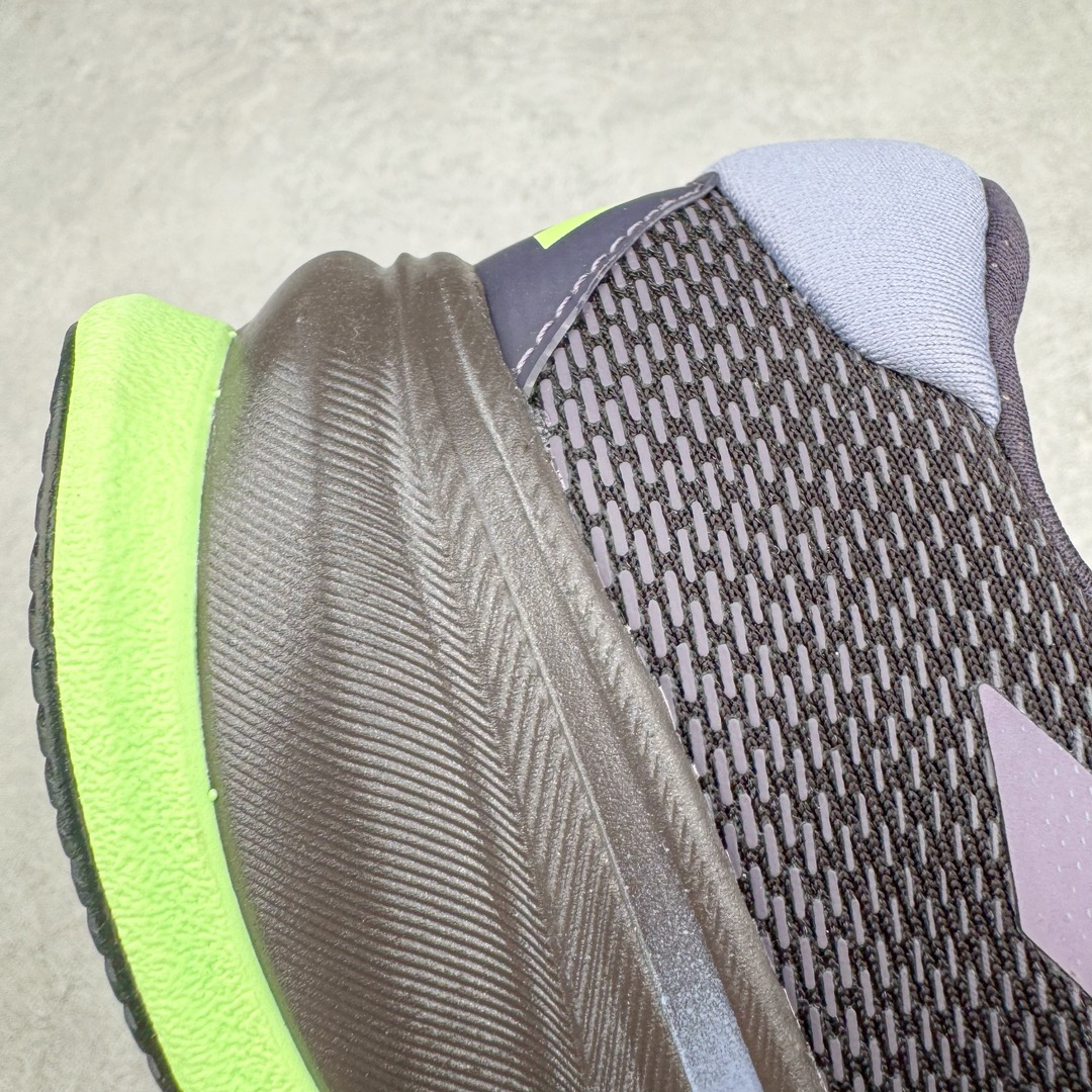 图片[13]-＃YG纯原 AD Supernova Rise 阿迪全新网面休闲长跑跑步鞋 IG5839 款鞋采用了Dreamstrike+ 中底 将缓冲材质与柔软的织物相结合 以最大限度地减少刺激性摩擦和慢跑后水泡的可能性 在美学方面 Supernova Rise 从自然和生物中汲取灵感 如深色底色和半绿色细节 尺码：36 36.5 37.5 38 38.5 39 40 40.5 41 42 42.5 43 44 44.5 45-选品中心