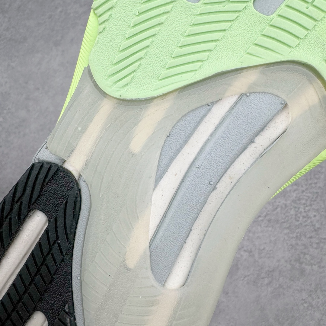 图片[18]-＃YG纯原 AD Supernova Rise 阿迪全新网面休闲长跑跑步鞋 IG5846 款鞋采用了Dreamstrike+ 中底 将缓冲材质与柔软的织物相结合 以最大限度地减少刺激性摩擦和慢跑后水泡的可能性 在美学方面 Supernova Rise 从自然和生物中汲取灵感 如深色底色和半绿色细节 尺码：36 36.5 37.5 38 38.5 39 40 40.5 41 42 42.5 43 44 44.5 45-选品中心