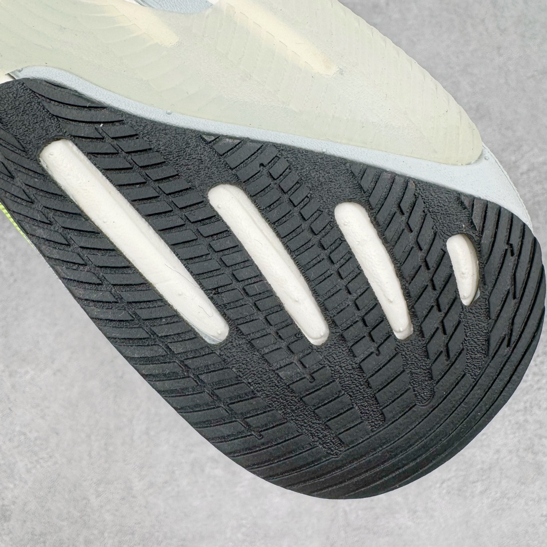 图片[17]-＃YG纯原 AD Supernova Rise 阿迪全新网面休闲长跑跑步鞋 IG5846 款鞋采用了Dreamstrike+ 中底 将缓冲材质与柔软的织物相结合 以最大限度地减少刺激性摩擦和慢跑后水泡的可能性 在美学方面 Supernova Rise 从自然和生物中汲取灵感 如深色底色和半绿色细节 尺码：36 36.5 37.5 38 38.5 39 40 40.5 41 42 42.5 43 44 44.5 45-选品中心