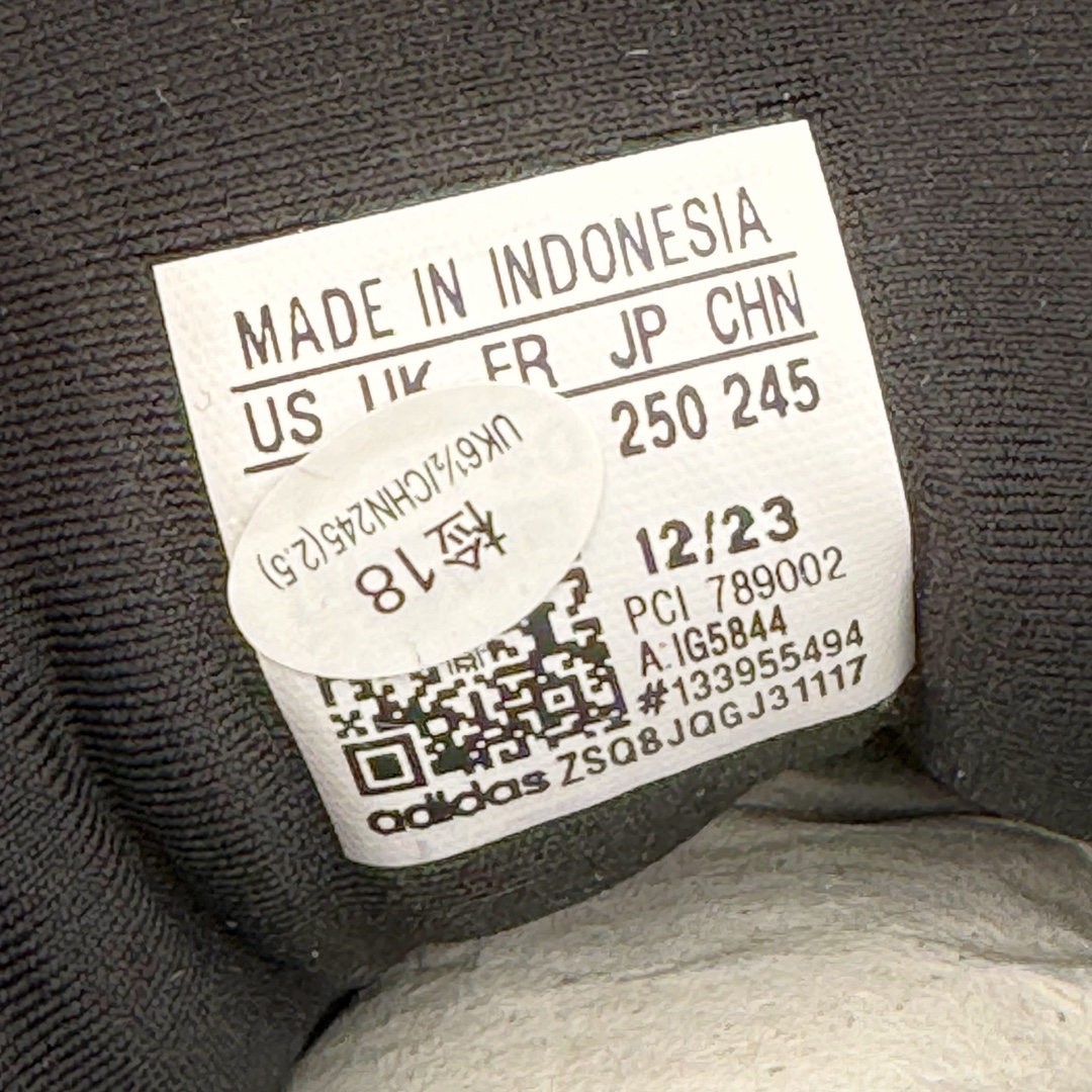 图片[18]-＃YG纯原 AD Supernova Rise 阿迪全新网面休闲长跑跑步鞋 IG5844 款鞋采用了Dreamstrike+ 中底 将缓冲材质与柔软的织物相结合 以最大限度地减少刺激性摩擦和慢跑后水泡的可能性 在美学方面 Supernova Rise 从自然和生物中汲取灵感 如深色底色和半绿色细节 尺码：36 36.5 37.5 38 38.5 39 40 40.5 41 42 42.5 43 44 44.5 45-选品中心