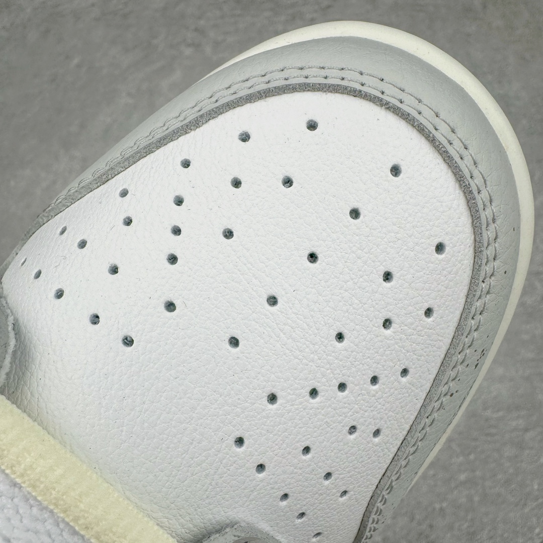 图片[19]-＃YC纯原福利 NK Dunk Low 灰色岛屿 FJ4188-100 定制系列天花板 无原鞋不开发 全系列得物原鞋一比一校对开发 配色持续更新中 终端对接 优势输出 全套原厂楦头原纸板数据档案倾力打造 原汁原味莞产 极致还原 圈内最强针车工艺 高端零售指定版 广东原厂配套原盒原标 鞋盒分三个尺码段 原厂冲刀 超高清洁度 全鞋零毛边皮料切割 采用原厂百宏鞋带以及原厂百宏织唛舌标 内标可供原厂几率过验 进口原装条纹中底布 四线拉帮白色点胶 原厂拉帮手法遵循公司 原厂电绣 极致还原 尺码：35.5 36 36.5 37.5 38 38.5 39 40 40.5 41 42 42.5 43 44 44.5 45 46 47.5-选品中心