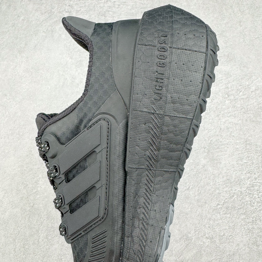 图片[7]-＃YG纯原 AD Ultra Boost Light UB2023 COLD.RDY 2.0 低帮袜套式针织透气缓震休闲运动慢跑鞋 IE1677 德国进口巴斯夫大底 全套原纸板楦头开发 原厂特供飞织面配套加持 确保原汁原味 完美呈现版型 一比一还原zp踩屎脚感 原档案底模数据 正确多层组合大底 辰元原厂针织代工 细节还原度极高 独家外贸特供开发至48.5 历经10年不断创新以科技重塑跑步推出全新超轻新科技跑鞋 力求为跑步添活力 搭载LIGHT BOOST中底的新鲜演绎 无论节奏快慢、距离长短 伴你活力畅跑 延续了该系列的设计语言 采用分区编织鞋面 鞋头处网眼孔洞更大 提升透气性 一体式鞋舌 避免运动中出现偏移 实现鞋脚一体性 鞋侧 TPU 材质 有效提供支撑性 镂空的设计 同时减轻整体重量 最明显的则是中底部分 不仅是厚度夸张 大家最熟悉的 Boost 材质终于迎来升级 减重 30% 带来更轻量化的上脚感受 尺码：36 36.5 37 38 38.5 39 40-选品中心