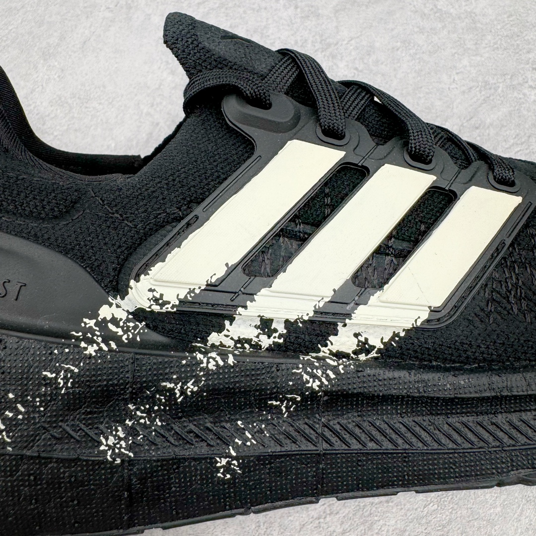 图片[17]-＃YG纯原 AD Ultra Boost Light UB2023 Y3联名黑白 山本耀司签名款 低帮袜套式针织透气缓震休闲运动慢跑鞋 IF2347 德国进口巴斯夫大底 全套原纸板楦头开发 原厂特供飞织面配套加持 确保原汁原味 完美呈现版型 一比一还原zp踩屎脚感 原档案底模数据 正确多层组合大底 辰元原厂针织代工 细节还原度极高 独家外贸特供开发至48.5 历经10年不断创新以科技重塑跑步推出全新超轻新科技跑鞋 力求为跑步添活力 搭载LIGHT BOOST中底的新鲜演绎 无论节奏快慢、距离长短 伴你活力畅跑 延续了该系列的设计语言 采用分区编织鞋面 鞋头处网眼孔洞更大 提升透气性 一体式鞋舌 避免运动中出现偏移 实现鞋脚一体性 鞋侧 TPU 材质 有效提供支撑性 镂空的设计 同时减轻整体重量 最明显的则是中底部分 不仅是厚度夸张 大家最熟悉的 Boost 材质终于迎来升级 减重 30% 带来更轻量化的上脚感受 尺码：39 40 40.5 41 42 42.5 43 44 44.5 45 46 47 48-选品中心