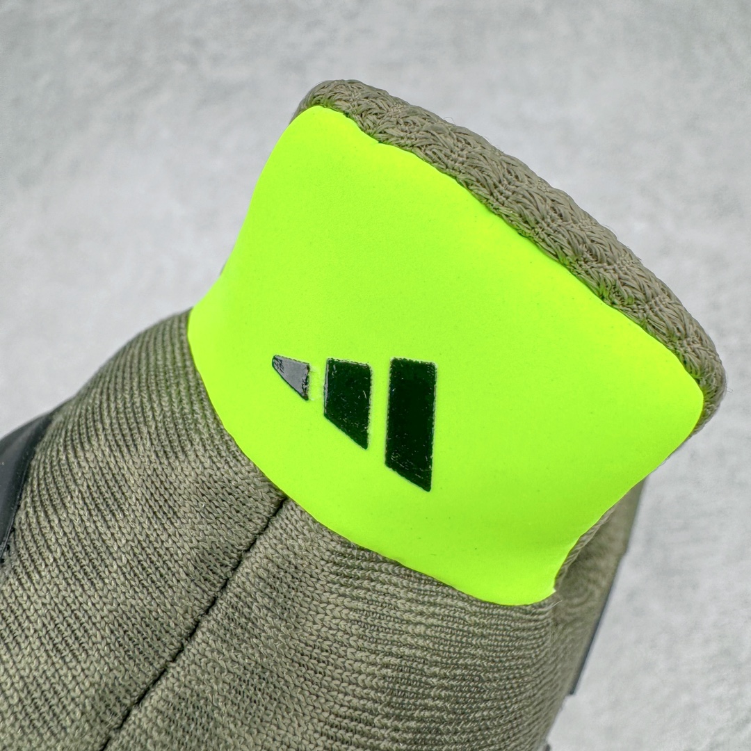 图片[10]-＃YG纯原 AD Ultra Boost Light UB2023 COLD.RDY 2.0 低帮袜套式针织透气缓震休闲运动慢跑鞋 IE6530 德国进口巴斯夫大底 全套原纸板楦头开发 原厂特供飞织面配套加持 确保原汁原味 完美呈现版型 一比一还原zp踩屎脚感 原档案底模数据 正确多层组合大底 辰元原厂针织代工 细节还原度极高 独家外贸特供开发至48.5 历经10年不断创新以科技重塑跑步推出全新超轻新科技跑鞋 力求为跑步添活力 搭载LIGHT BOOST中底的新鲜演绎 无论节奏快慢、距离长短 伴你活力畅跑 延续了该系列的设计语言 采用分区编织鞋面 鞋头处网眼孔洞更大 提升透气性 一体式鞋舌 避免运动中出现偏移 实现鞋脚一体性 鞋侧 TPU 材质 有效提供支撑性 镂空的设计 同时减轻整体重量 最明显的则是中底部分 不仅是厚度夸张 大家最熟悉的 Boost 材质终于迎来升级 减重 30% 带来更轻量化的上脚感受 尺码：39 40 40.5 41 42 42.5 43 44 44.5 45-选品中心