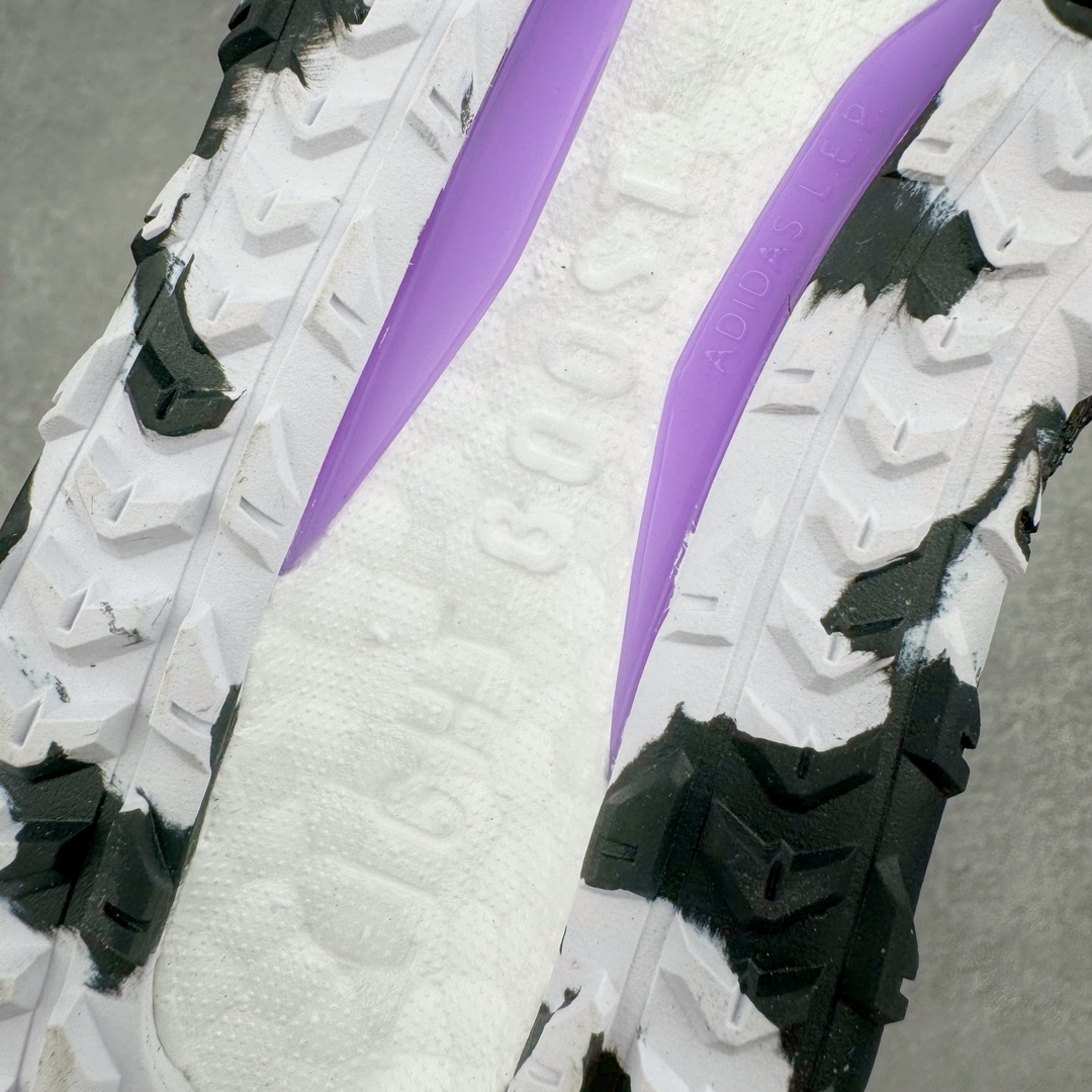 图片[13]-＃YG纯原 AD Ultra Boost Light UB2023 COLD.RDY 2.0 低帮袜套式针织透气缓震休闲运动慢跑鞋 IE1676 德国进口巴斯夫大底 全套原纸板楦头开发 原厂特供飞织面配套加持 确保原汁原味 完美呈现版型 一比一还原zp踩屎脚感 原档案底模数据 正确多层组合大底 辰元原厂针织代工 细节还原度极高 独家外贸特供开发至48.5 历经10年不断创新以科技重塑跑步推出全新超轻新科技跑鞋 力求为跑步添活力 搭载LIGHT BOOST中底的新鲜演绎 无论节奏快慢、距离长短 伴你活力畅跑 延续了该系列的设计语言 采用分区编织鞋面 鞋头处网眼孔洞更大 提升透气性 一体式鞋舌 避免运动中出现偏移 实现鞋脚一体性 鞋侧 TPU 材质 有效提供支撑性 镂空的设计 同时减轻整体重量 最明显的则是中底部分 不仅是厚度夸张 大家最熟悉的 Boost 材质终于迎来升级 减重 30% 带来更轻量化的上脚感受 尺码：36 36.5 37 38 38.5 39 40-选品中心