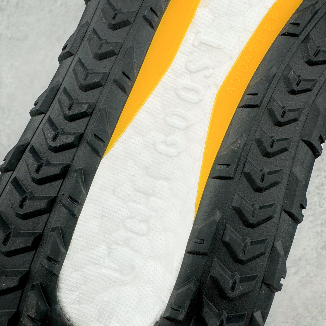 图片[10]-＃YG纯原 AD Ultra Boost Light UB2023 COLD.RDY 2.0 低帮袜套式针织透气缓震休闲运动慢跑鞋 IE1674 德国进口巴斯夫大底 全套原纸板楦头开发 原厂特供飞织面配套加持 确保原汁原味 完美呈现版型 一比一还原zp踩屎脚感 原档案底模数据 正确多层组合大底 辰元原厂针织代工 细节还原度极高 独家外贸特供开发至48.5 历经10年不断创新以科技重塑跑步推出全新超轻新科技跑鞋 力求为跑步添活力 搭载LIGHT BOOST中底的新鲜演绎 无论节奏快慢、距离长短 伴你活力畅跑 延续了该系列的设计语言 采用分区编织鞋面 鞋头处网眼孔洞更大 提升透气性 一体式鞋舌 避免运动中出现偏移 实现鞋脚一体性 鞋侧 TPU 材质 有效提供支撑性 镂空的设计 同时减轻整体重量 最明显的则是中底部分 不仅是厚度夸张 大家最熟悉的 Boost 材质终于迎来升级 减重 30% 带来更轻量化的上脚感受 尺码：39 40 40.5 41 42 42.5 43 44 44.5 45-选品中心