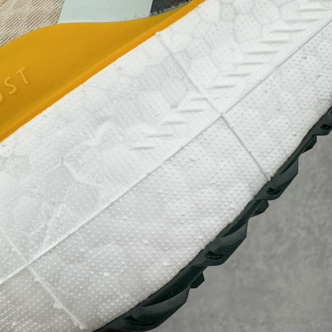 图片[13]-＃YG纯原 AD Ultra Boost Light UB2023 COLD.RDY 2.0 低帮袜套式针织透气缓震休闲运动慢跑鞋 IE1674 德国进口巴斯夫大底 全套原纸板楦头开发 原厂特供飞织面配套加持 确保原汁原味 完美呈现版型 一比一还原zp踩屎脚感 原档案底模数据 正确多层组合大底 辰元原厂针织代工 细节还原度极高 独家外贸特供开发至48.5 历经10年不断创新以科技重塑跑步推出全新超轻新科技跑鞋 力求为跑步添活力 搭载LIGHT BOOST中底的新鲜演绎 无论节奏快慢、距离长短 伴你活力畅跑 延续了该系列的设计语言 采用分区编织鞋面 鞋头处网眼孔洞更大 提升透气性 一体式鞋舌 避免运动中出现偏移 实现鞋脚一体性 鞋侧 TPU 材质 有效提供支撑性 镂空的设计 同时减轻整体重量 最明显的则是中底部分 不仅是厚度夸张 大家最熟悉的 Boost 材质终于迎来升级 减重 30% 带来更轻量化的上脚感受 尺码：39 40 40.5 41 42 42.5 43 44 44.5 45-选品中心