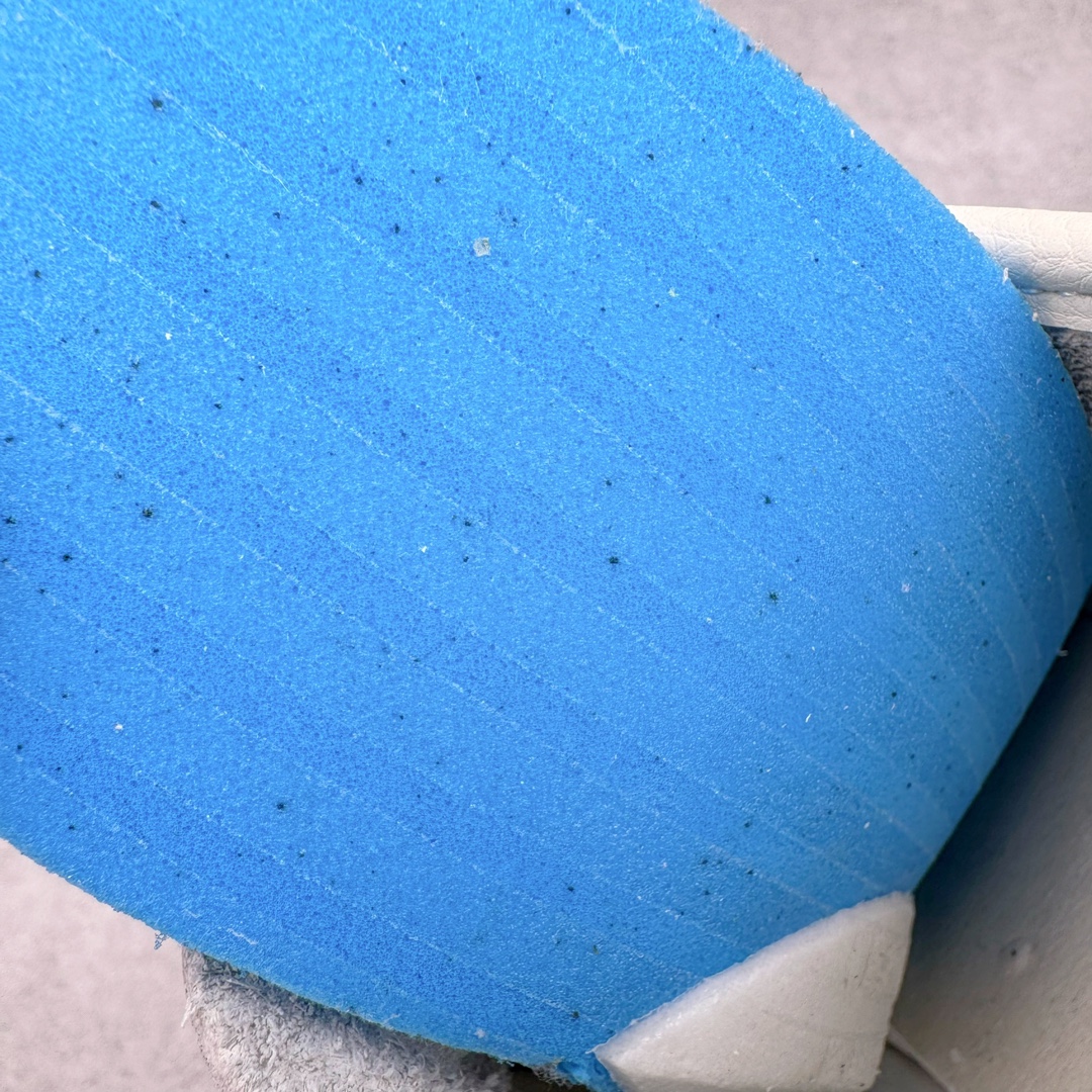 图片[17]-＃HK纯原 Asics Onitsuka Tiger MEXICO 66 亚瑟士鬼冢虎复古经典板鞋 市场最强版本 头层小羊皮加持 海外订单工厂出品 超成熟稳定的做工品控 原装全套纸板楦头开发 原汁原味 完美呈现版型 私模正确鞋底咬花纹路 一比一鞋头弧度高度鞋身弧度 绝不口嗨 细节品控鞋型随意秒杀市面 原档咬花纹路私模大底 一个单元有六个三角形 总体形拼接呈现花瓣状 官方四联吊牌 原装Ortholite轻量化鞋垫 原盒原配 质保卡 说明书 钢印防尘纸 纸板中底带钢印 乳胶组合鞋垫 支持全方位的对比专柜 产品从款式颜色造型上体现出追求舒适和细节的完美 鞋类更是推崇手工制作的严谨与完美 融舒适性与可穿性的设计风格 注重细节的完美和别致魅力 既保持稳重 又不失轻松的时尚感 尺码：36 37 37.5 38 39 39.5 40 40.5 41.5 42 42.5 43.5 44 45 46-选品中心