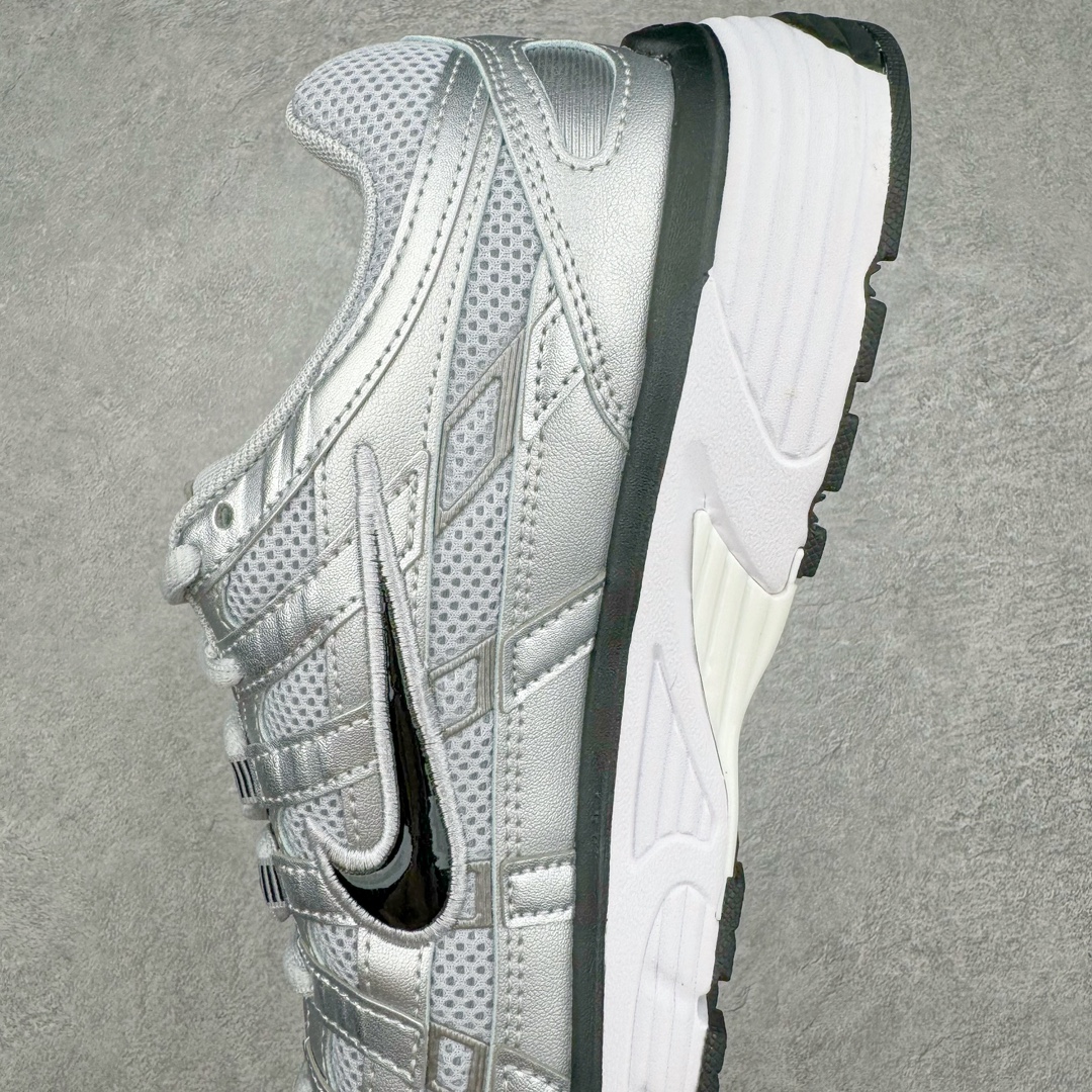 图片[7]-NK P-6000 系列低帮复古老爹风休闲运动舒适慢跑鞋 FB9876-101 融合 Pegasus 过往运动鞋设计 助力 21 世纪早期跑步运动跃升时尚新高度 采用透气网眼布、运动风格线条和耐穿覆面 兼具吸睛外观和舒适感受 中底泡绵以田径赛道为灵感 打造厚实设计 缔造出众缓震性能 尺码：36 36.5 37.5 38 38.5 39 40 40.5 41 42 42.5 43 44 44.5 45-选品中心