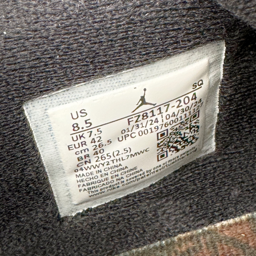 图片[12]-＃XC纯原 Travis Scott x Jordan AJ Cut The Check TS倒钩联名魔术贴篮球鞋 FZ8117-204 注意原盒盒子损坏扣15 配套布袋报货需备注加30 原厂全套原楦原纸板冲刀磨具开发 原厂皮料加持 原厂港宝加持定型后跟R度完美 同源原厂电绣 鬼脸飞翼针数密度立体效果一致 百分百一致原鞋 原厂拉帮工艺 针距密度一致 后跟弧度收口自然不对折 极致一眼正品既视感 进口玻璃冲刀皮料裁剪零毛边 全鞋电脑针车工艺 品控清洁度最高QC检验标准 免检产品 原厂订购鞋盒、布袋、鞋标、防尘纸、鞋撑、鞋带 追求极致的原厂味道 配色方面采用白色为基础 搭配棕色框架呈现 完美还原了初代倒钩的配色设计 细节方面 标志性的反钩Swoosh采用米色点缀 鞋面还带有特殊的魔术贴细节 此外在鞋舌、后跟部分均带有Cactus Jack厂牌Logo 彰显鞋款特殊身份 尺码：36 36.5 37.5 38 38.5 39 40 40.5 41 42 42.5 43 44 44.5 45 46 47.5-选品中心