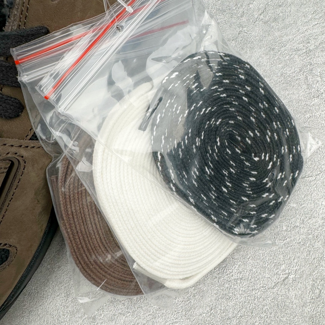 图片[15]-＃XC纯原 Travis Scott x Jordan AJ Cut The Check TS倒钩联名魔术贴篮球鞋 FZ8117-204 注意原盒盒子损坏扣15 配套布袋报货需备注加30 原厂全套原楦原纸板冲刀磨具开发 原厂皮料加持 原厂港宝加持定型后跟R度完美 同源原厂电绣 鬼脸飞翼针数密度立体效果一致 百分百一致原鞋 原厂拉帮工艺 针距密度一致 后跟弧度收口自然不对折 极致一眼正品既视感 进口玻璃冲刀皮料裁剪零毛边 全鞋电脑针车工艺 品控清洁度最高QC检验标准 免检产品 原厂订购鞋盒、布袋、鞋标、防尘纸、鞋撑、鞋带 追求极致的原厂味道 配色方面采用白色为基础 搭配棕色框架呈现 完美还原了初代倒钩的配色设计 细节方面 标志性的反钩Swoosh采用米色点缀 鞋面还带有特殊的魔术贴细节 此外在鞋舌、后跟部分均带有Cactus Jack厂牌Logo 彰显鞋款特殊身份 尺码：36 36.5 37.5 38 38.5 39 40 40.5 41 42 42.5 43 44 44.5 45 46 47.5-选品中心