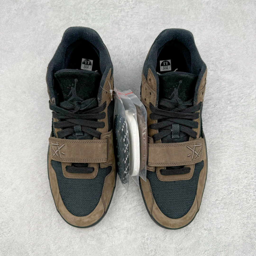 图片[2]-＃XC纯原 Travis Scott x Jordan AJ Cut The Check TS倒钩联名魔术贴篮球鞋 FZ8117-204 注意原盒盒子损坏扣15 配套布袋报货需备注加30 原厂全套原楦原纸板冲刀磨具开发 原厂皮料加持 原厂港宝加持定型后跟R度完美 同源原厂电绣 鬼脸飞翼针数密度立体效果一致 百分百一致原鞋 原厂拉帮工艺 针距密度一致 后跟弧度收口自然不对折 极致一眼正品既视感 进口玻璃冲刀皮料裁剪零毛边 全鞋电脑针车工艺 品控清洁度最高QC检验标准 免检产品 原厂订购鞋盒、布袋、鞋标、防尘纸、鞋撑、鞋带 追求极致的原厂味道 配色方面采用白色为基础 搭配棕色框架呈现 完美还原了初代倒钩的配色设计 细节方面 标志性的反钩Swoosh采用米色点缀 鞋面还带有特殊的魔术贴细节 此外在鞋舌、后跟部分均带有Cactus Jack厂牌Logo 彰显鞋款特殊身份 尺码：36 36.5 37.5 38 38.5 39 40 40.5 41 42 42.5 43 44 44.5 45 46 47.5-选品中心