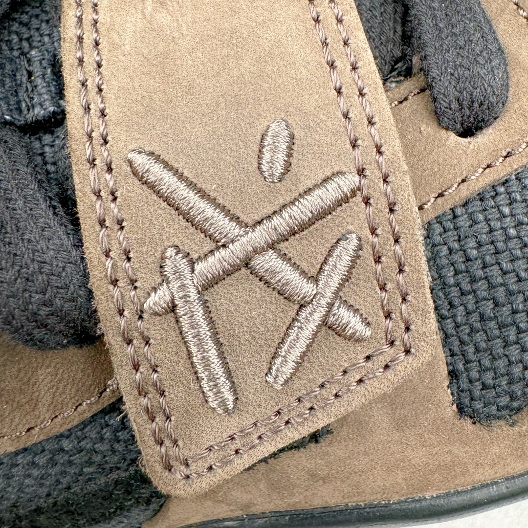 图片[19]-＃XC纯原 Travis Scott x Jordan AJ Cut The Check TS倒钩联名魔术贴篮球鞋 FZ8117-204 注意原盒盒子损坏扣15 配套布袋报货需备注加30 原厂全套原楦原纸板冲刀磨具开发 原厂皮料加持 原厂港宝加持定型后跟R度完美 同源原厂电绣 鬼脸飞翼针数密度立体效果一致 百分百一致原鞋 原厂拉帮工艺 针距密度一致 后跟弧度收口自然不对折 极致一眼正品既视感 进口玻璃冲刀皮料裁剪零毛边 全鞋电脑针车工艺 品控清洁度最高QC检验标准 免检产品 原厂订购鞋盒、布袋、鞋标、防尘纸、鞋撑、鞋带 追求极致的原厂味道 配色方面采用白色为基础 搭配棕色框架呈现 完美还原了初代倒钩的配色设计 细节方面 标志性的反钩Swoosh采用米色点缀 鞋面还带有特殊的魔术贴细节 此外在鞋舌、后跟部分均带有Cactus Jack厂牌Logo 彰显鞋款特殊身份 尺码：36 36.5 37.5 38 38.5 39 40 40.5 41 42 42.5 43 44 44.5 45 46 47.5-选品中心