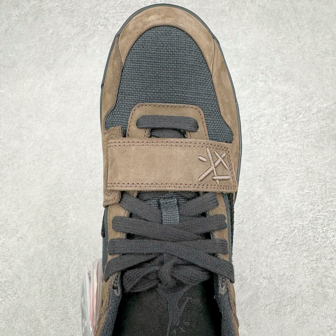 图片[4]-＃XC纯原 Travis Scott x Jordan AJ Cut The Check TS倒钩联名魔术贴篮球鞋 FZ8117-204 注意原盒盒子损坏扣15 配套布袋报货需备注加30 原厂全套原楦原纸板冲刀磨具开发 原厂皮料加持 原厂港宝加持定型后跟R度完美 同源原厂电绣 鬼脸飞翼针数密度立体效果一致 百分百一致原鞋 原厂拉帮工艺 针距密度一致 后跟弧度收口自然不对折 极致一眼正品既视感 进口玻璃冲刀皮料裁剪零毛边 全鞋电脑针车工艺 品控清洁度最高QC检验标准 免检产品 原厂订购鞋盒、布袋、鞋标、防尘纸、鞋撑、鞋带 追求极致的原厂味道 配色方面采用白色为基础 搭配棕色框架呈现 完美还原了初代倒钩的配色设计 细节方面 标志性的反钩Swoosh采用米色点缀 鞋面还带有特殊的魔术贴细节 此外在鞋舌、后跟部分均带有Cactus Jack厂牌Logo 彰显鞋款特殊身份 尺码：36 36.5 37.5 38 38.5 39 40 40.5 41 42 42.5 43 44 44.5 45 46 47.5-选品中心