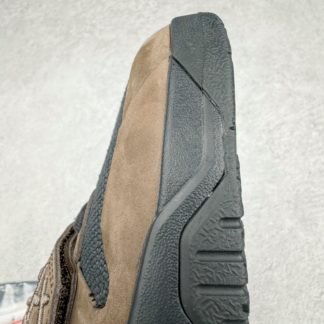 图片[16]-＃XC纯原 Travis Scott x Jordan AJ Cut The Check TS倒钩联名魔术贴篮球鞋 FZ8117-204 注意原盒盒子损坏扣15 配套布袋报货需备注加30 原厂全套原楦原纸板冲刀磨具开发 原厂皮料加持 原厂港宝加持定型后跟R度完美 同源原厂电绣 鬼脸飞翼针数密度立体效果一致 百分百一致原鞋 原厂拉帮工艺 针距密度一致 后跟弧度收口自然不对折 极致一眼正品既视感 进口玻璃冲刀皮料裁剪零毛边 全鞋电脑针车工艺 品控清洁度最高QC检验标准 免检产品 原厂订购鞋盒、布袋、鞋标、防尘纸、鞋撑、鞋带 追求极致的原厂味道 配色方面采用白色为基础 搭配棕色框架呈现 完美还原了初代倒钩的配色设计 细节方面 标志性的反钩Swoosh采用米色点缀 鞋面还带有特殊的魔术贴细节 此外在鞋舌、后跟部分均带有Cactus Jack厂牌Logo 彰显鞋款特殊身份 尺码：36 36.5 37.5 38 38.5 39 40 40.5 41 42 42.5 43 44 44.5 45 46 47.5-选品中心